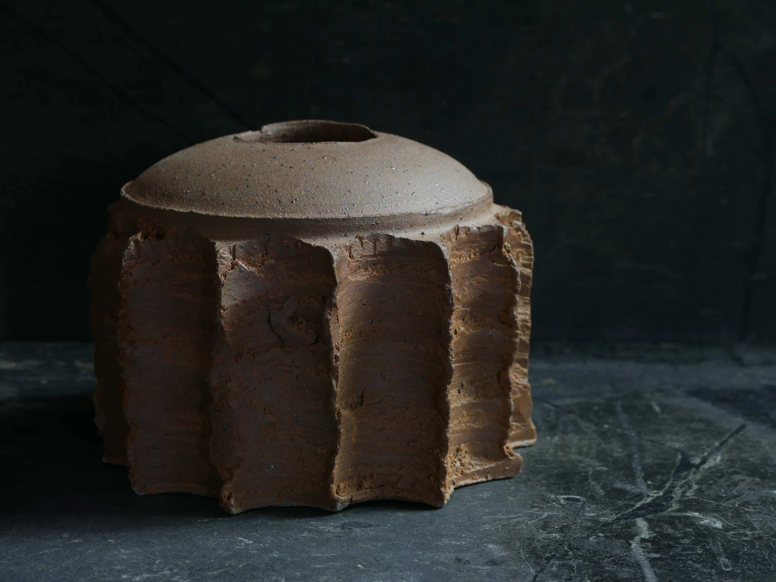 raw clay textured pot by Andy van Vliet