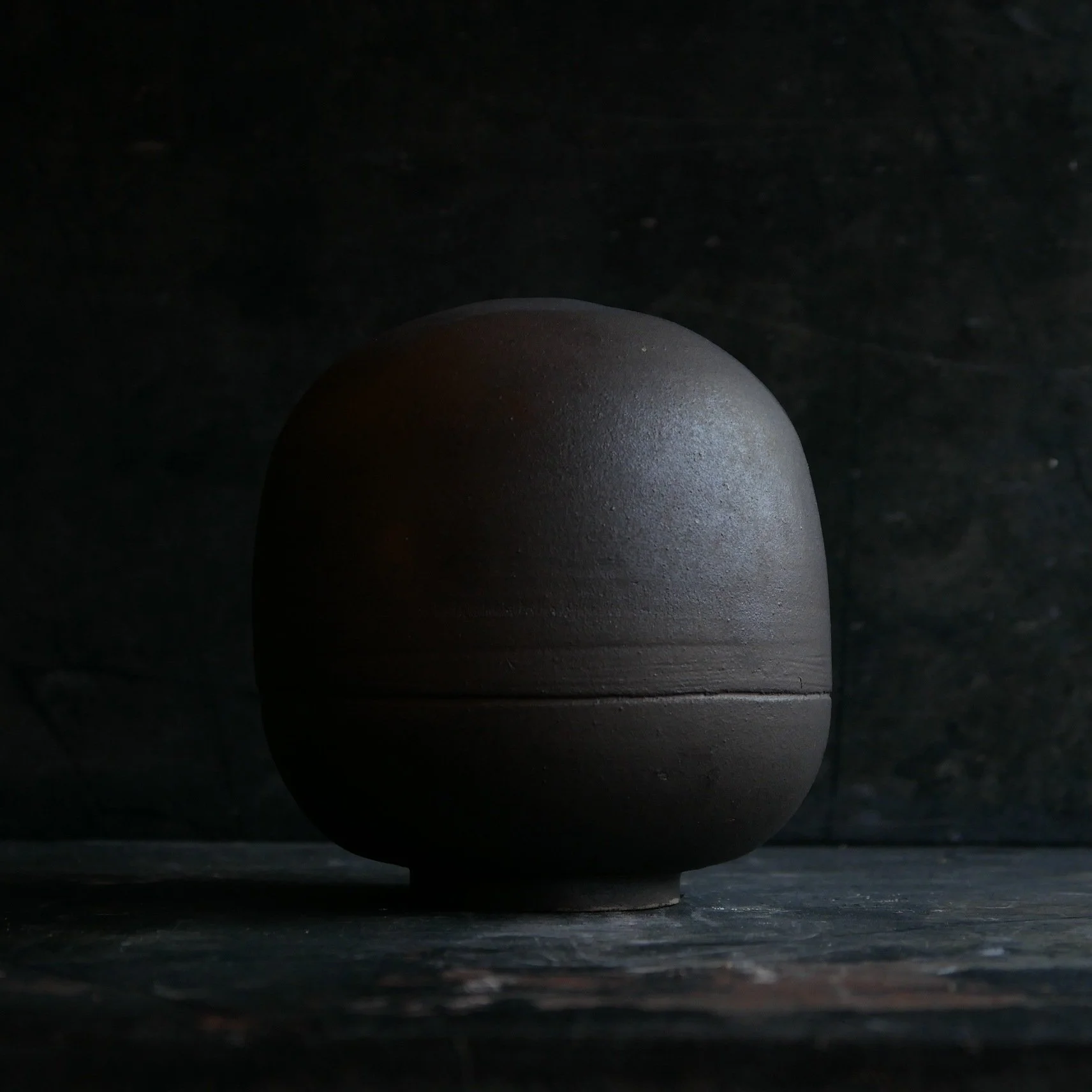 black egg by Andy van Vliet