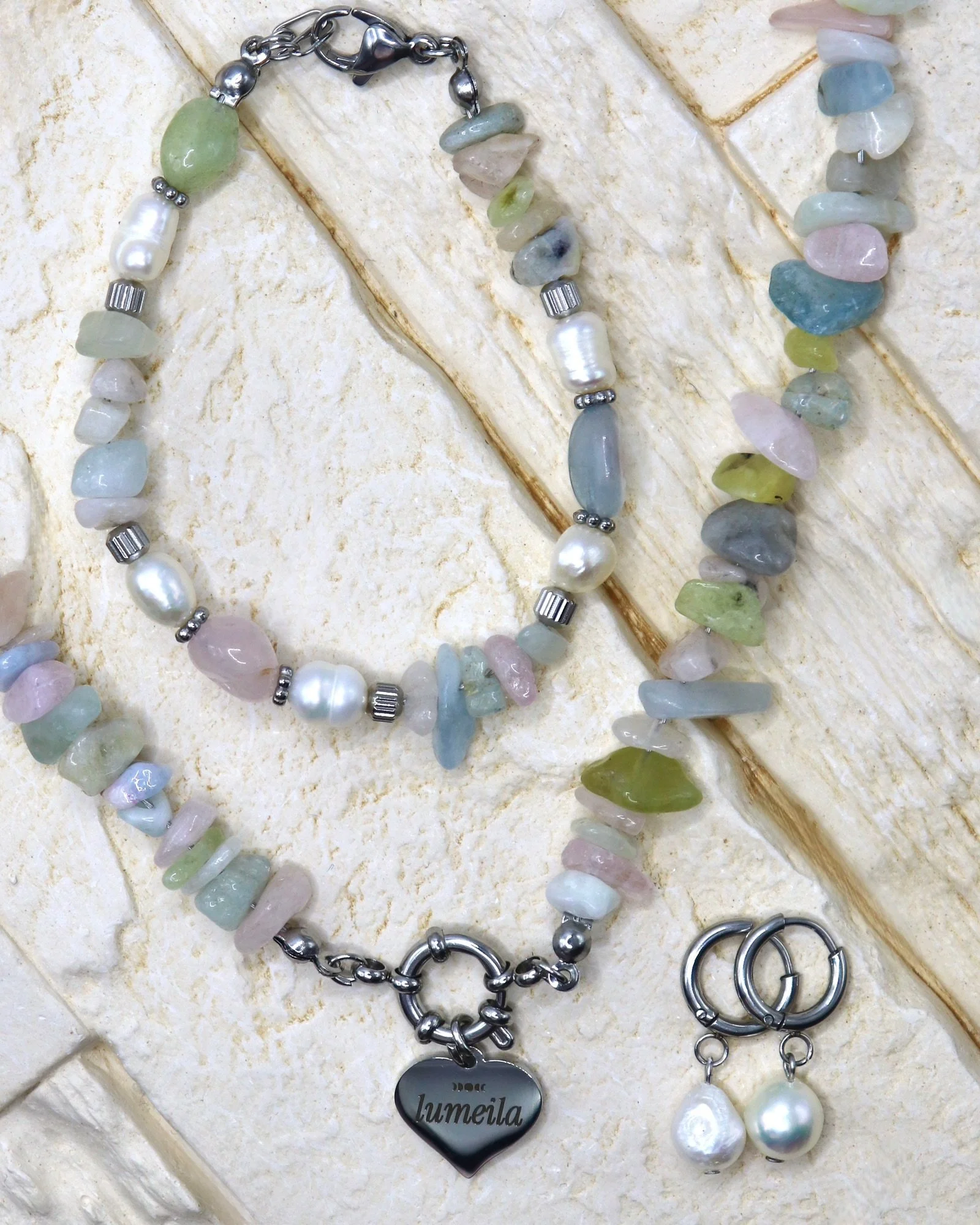 Chosen by the stone. Let the energy find you. 💖

#crystalhealing #gemstonejewelry #crystalvibes #energyhealing #crystalschooseyou