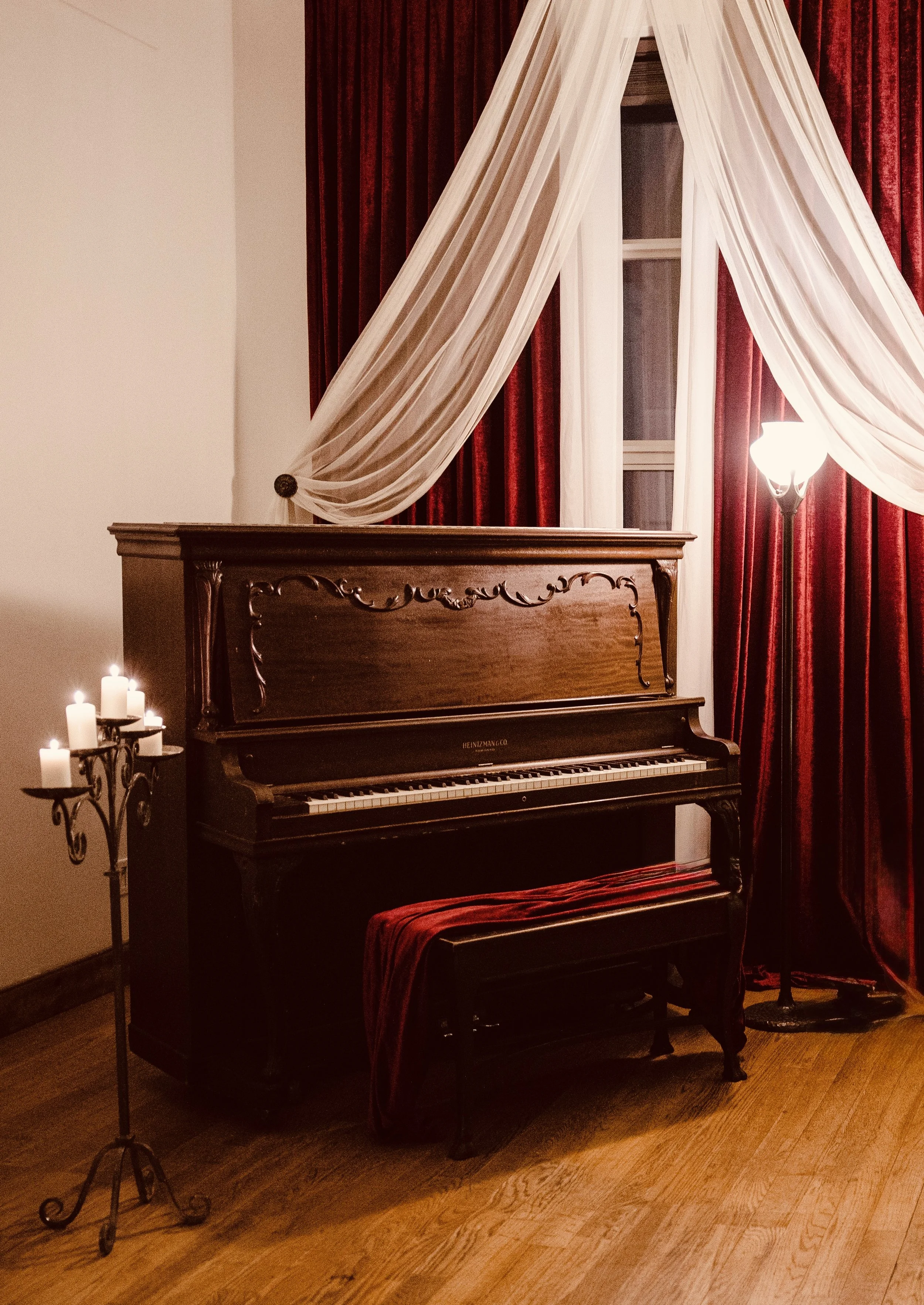 Red piano 1.jpg