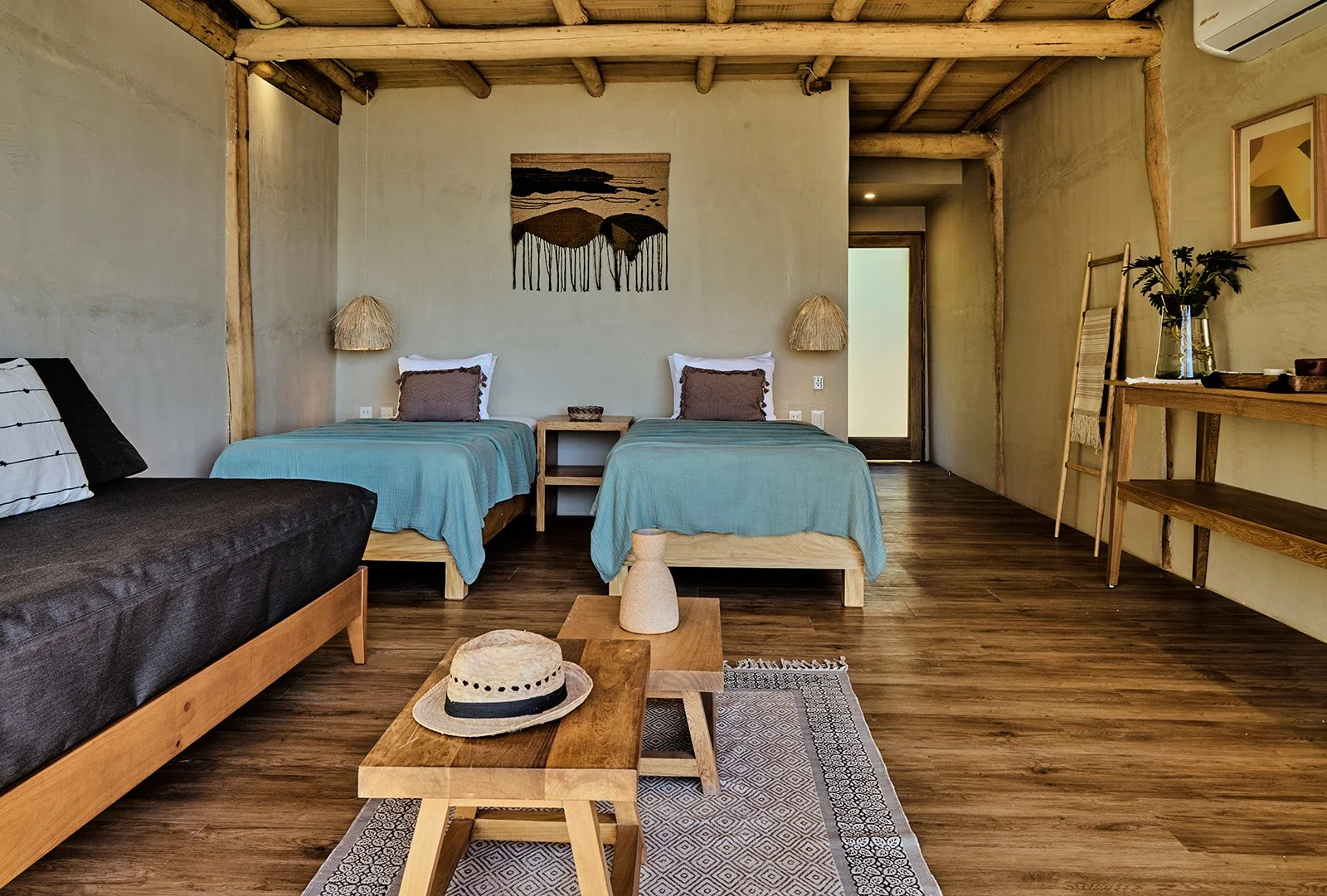 MIXTO - Beach room 1.jpg