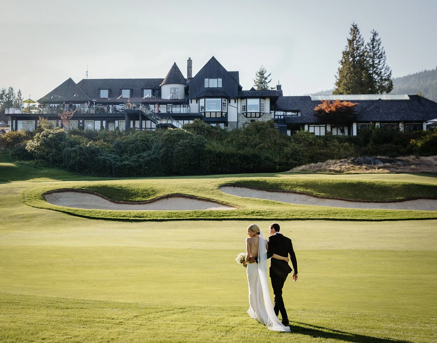 weddingcouple.golfcourse.jpg