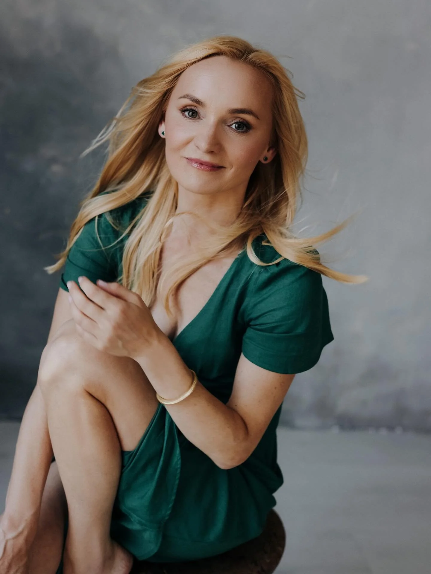 &ldquo;A girl should be two things: who and what she wants.&rdquo; - Coco Chanel

📷 @takenbyerikalilleleht 
💄 @muah_gretelill

#estonianamerican #actresslifestyle #actinglife #actingcareer #actorlife #entrepeneurlife