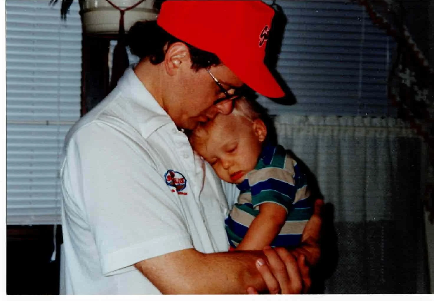 Blurred abstract image with shades of blue and light.