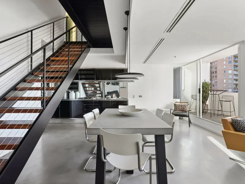 Extended family: well-located city pad