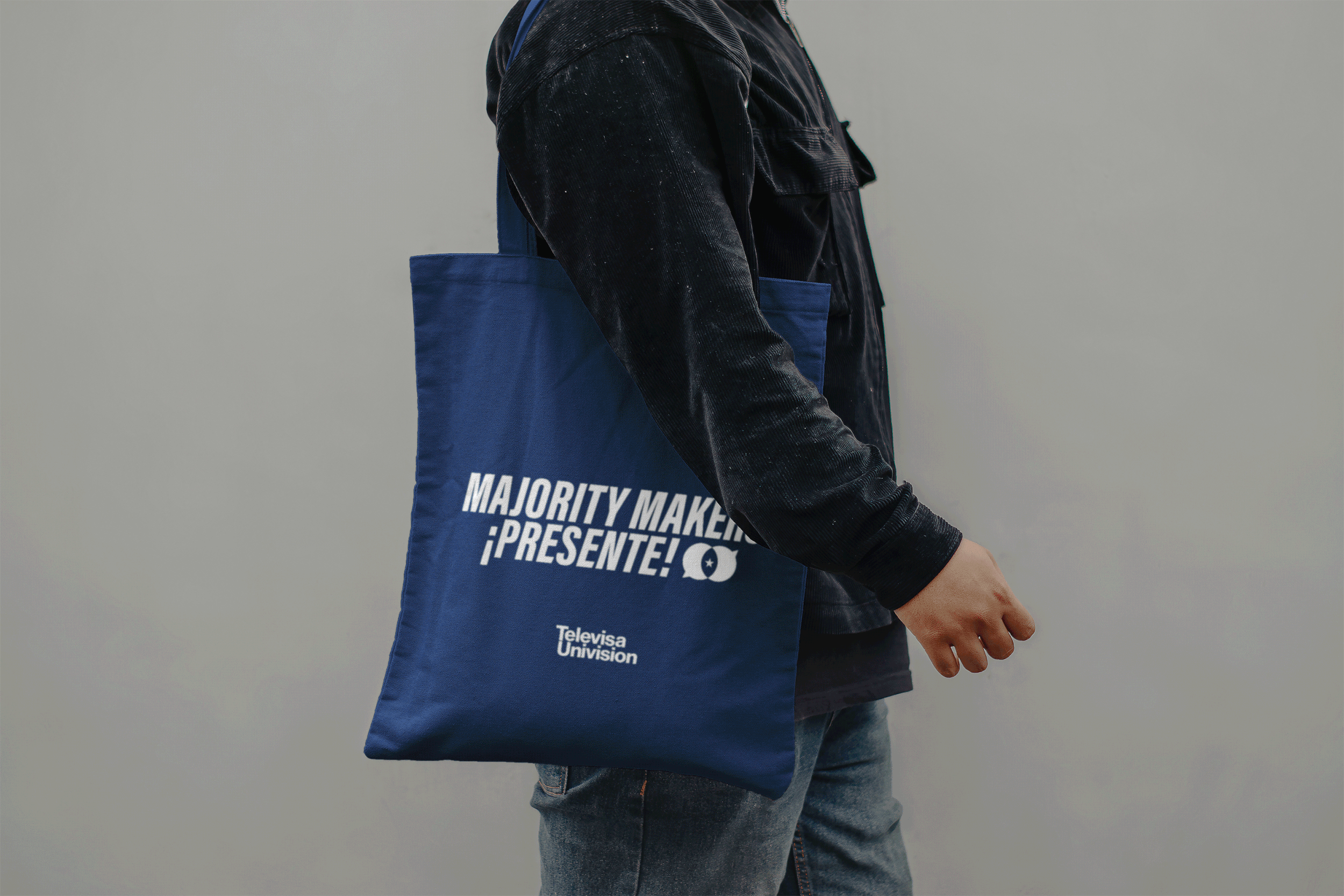 2-Tote-Bag-Mockup---VOL-5-v2.gif