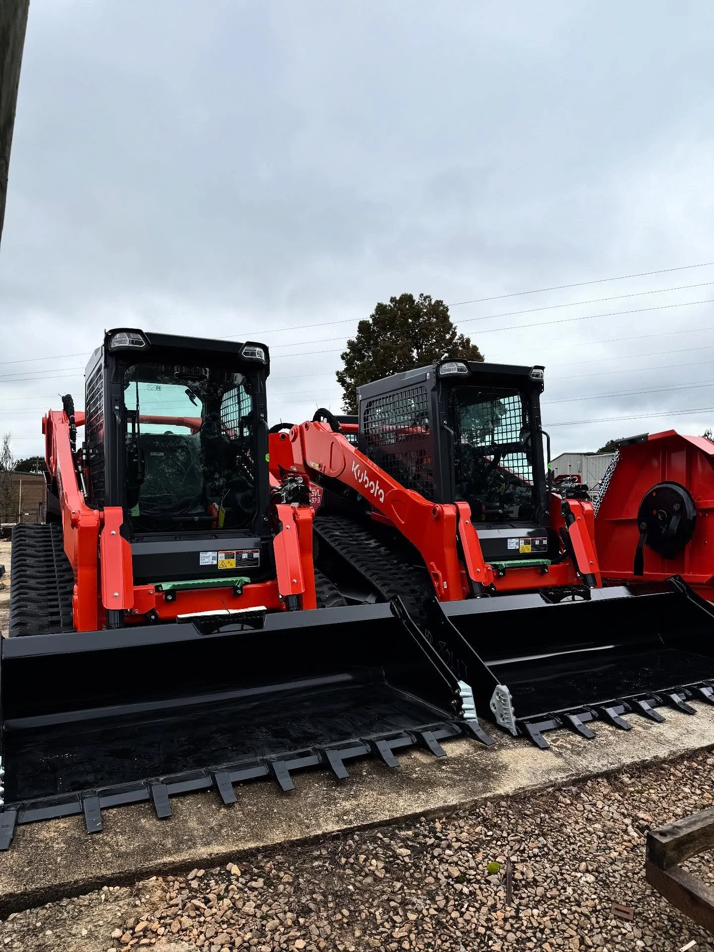 Today's the perfect day for a new SVL97-3! We just received new machines that are ready to be put to work. Stop by and speak to a salesman today to learn more about financing and cash purchase options!

#kubota #kubotadealer #kubotausa #kubotacountry