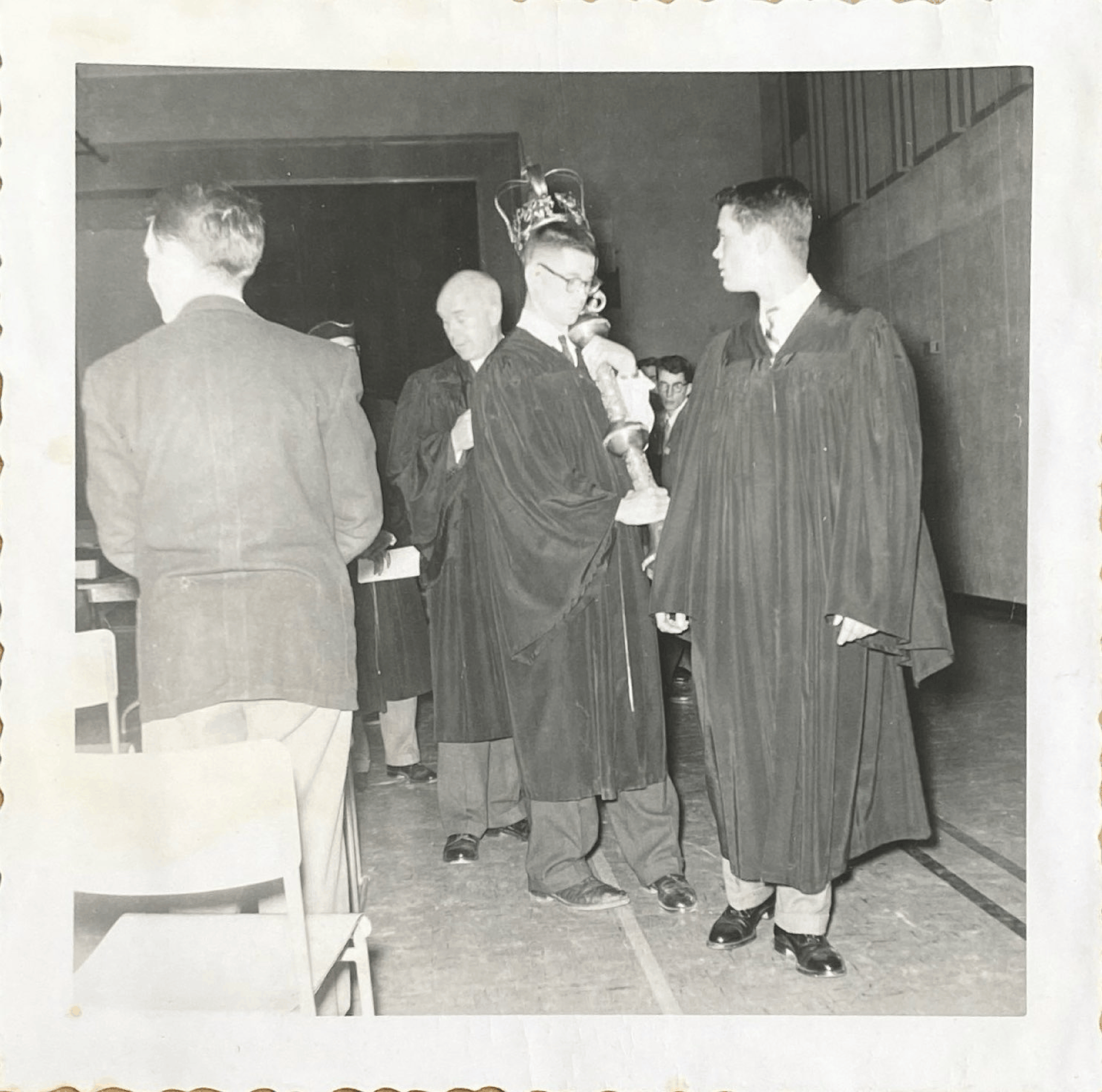 8e_Photo avec la masse 1957-1.png
