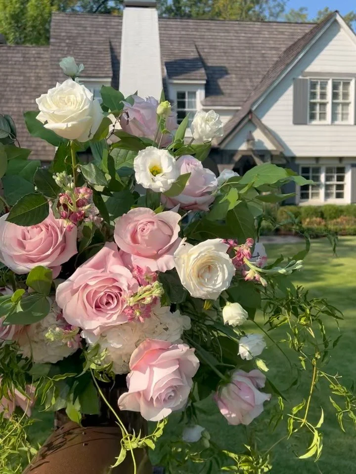 Few things bring me more joy than a morning spent flowering for my favorite bride!!