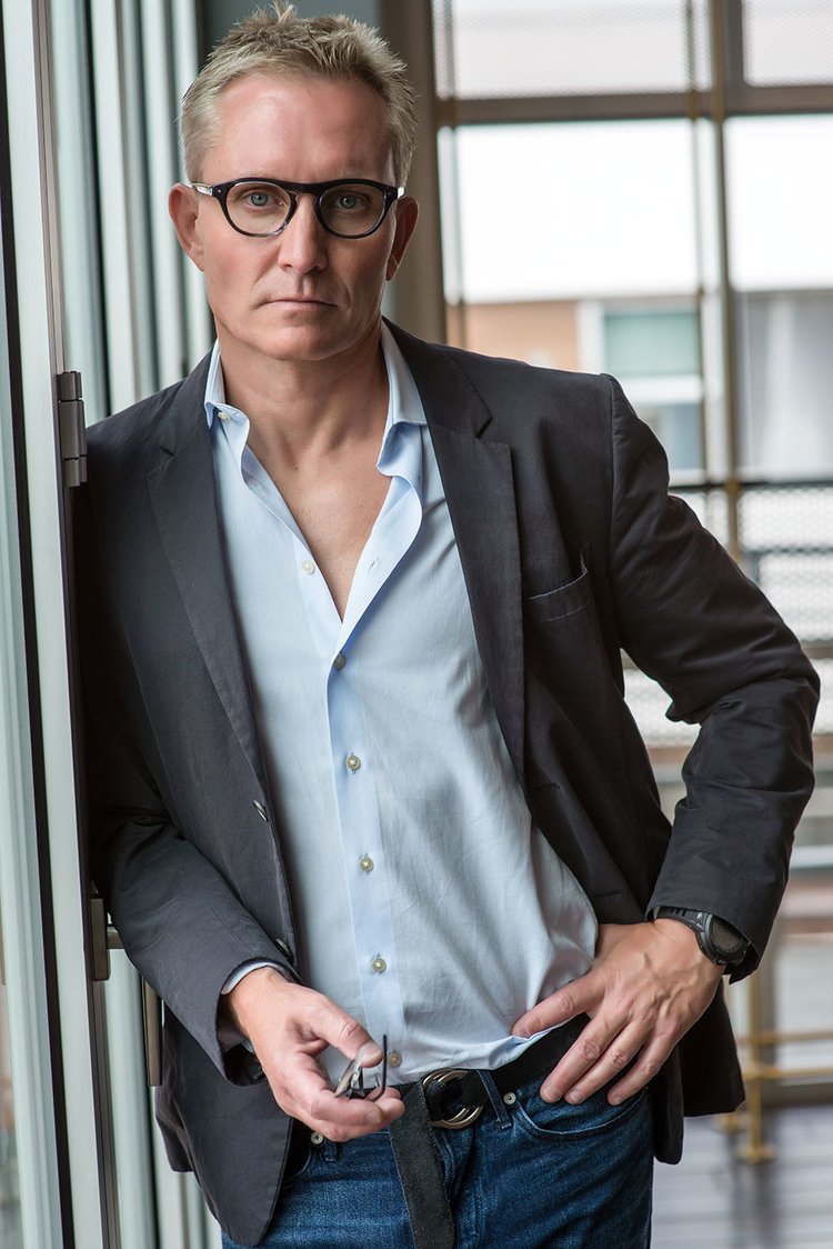 József Daniels Portrait Studio