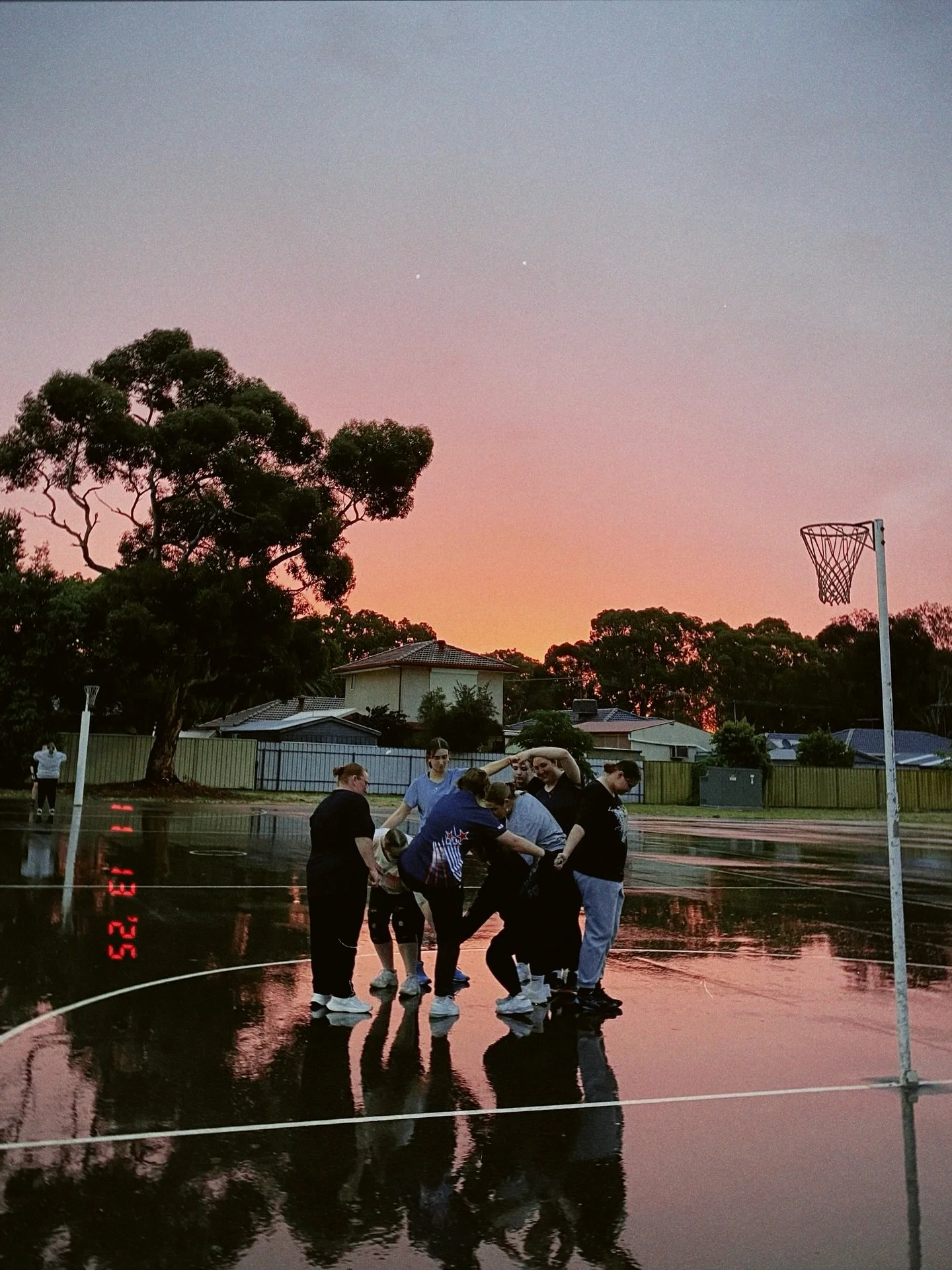 It was so great to see some of our Allstars brave the weather tonight to still be able to sneak their weekly training session in!☔️🌧️ Our Little Allstars got the chance to experience their first ever rainy netball night too, and they absolutely love