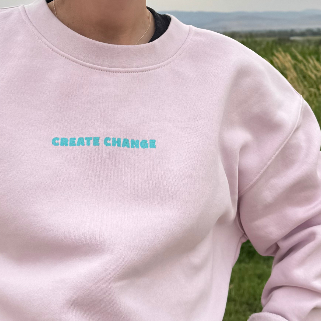 Wo's Sweatshirt - Front.png