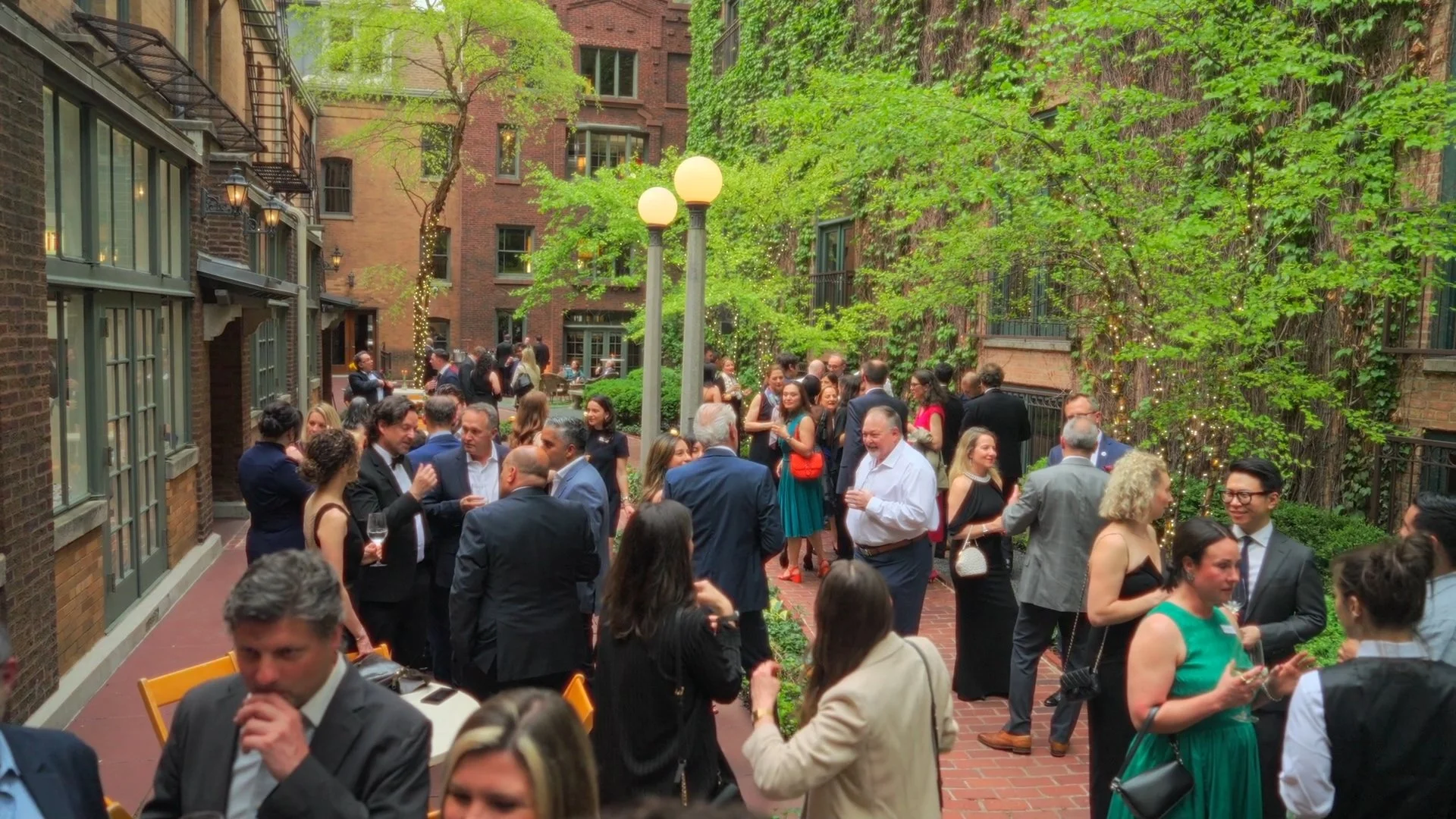 FACC THUMB 2IO00087044.jpg