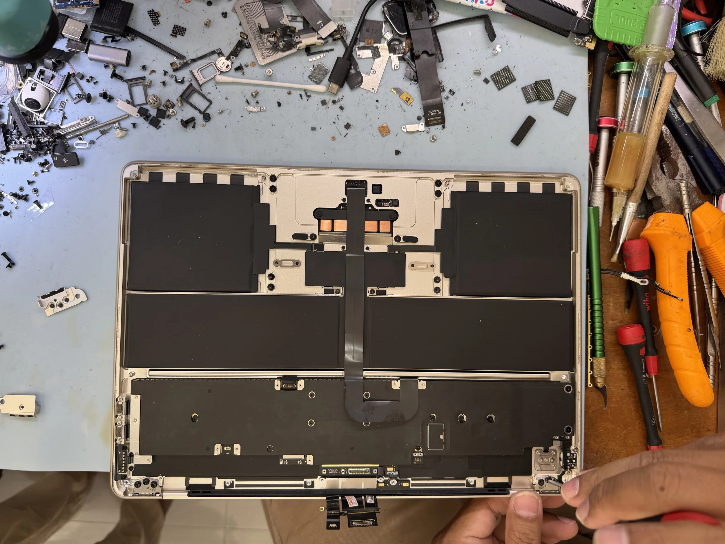MacBook teardown