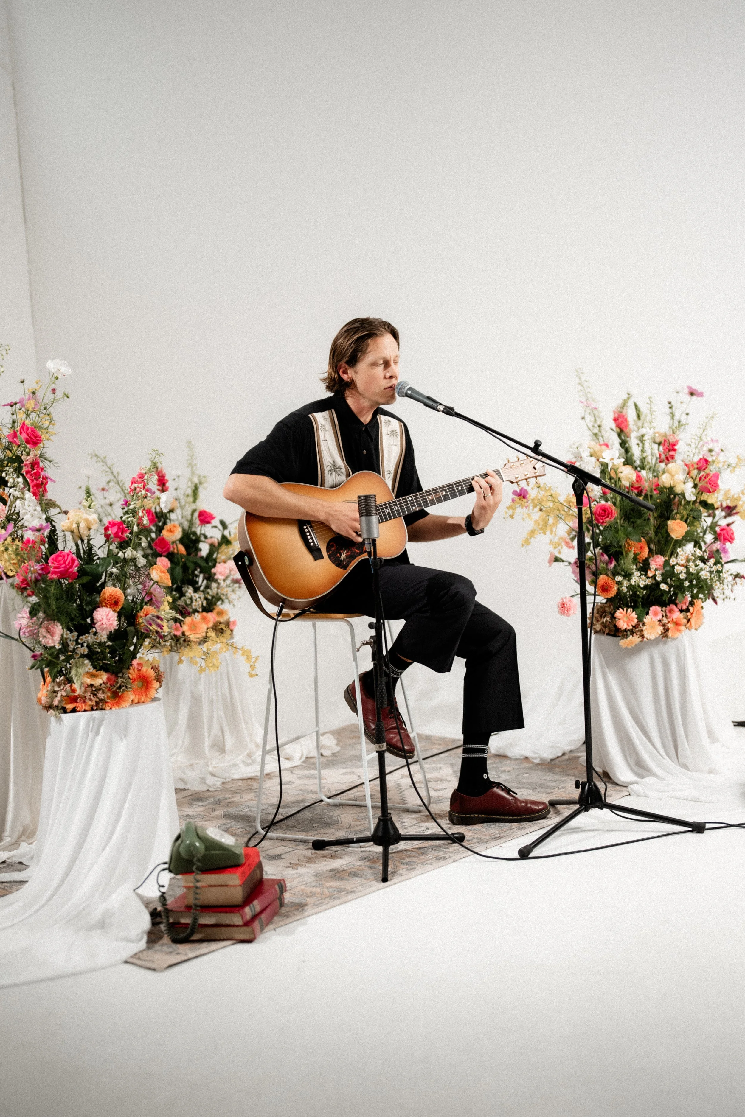 Mitch Tolnay, wedding musician playing music