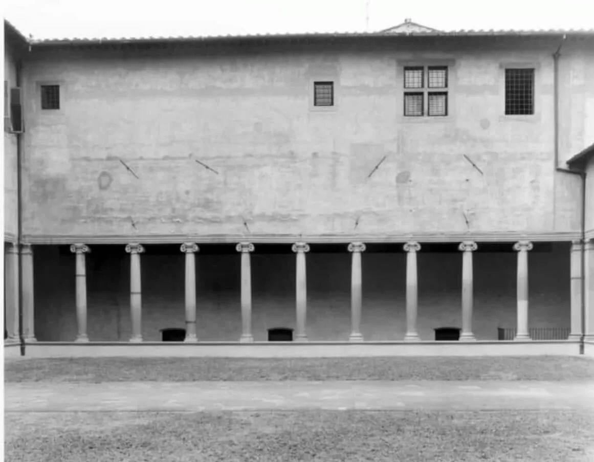 Giuliano da Sangallo, cloister of the church of Santa Maria dei Pazzi, 6th century, Florence 

