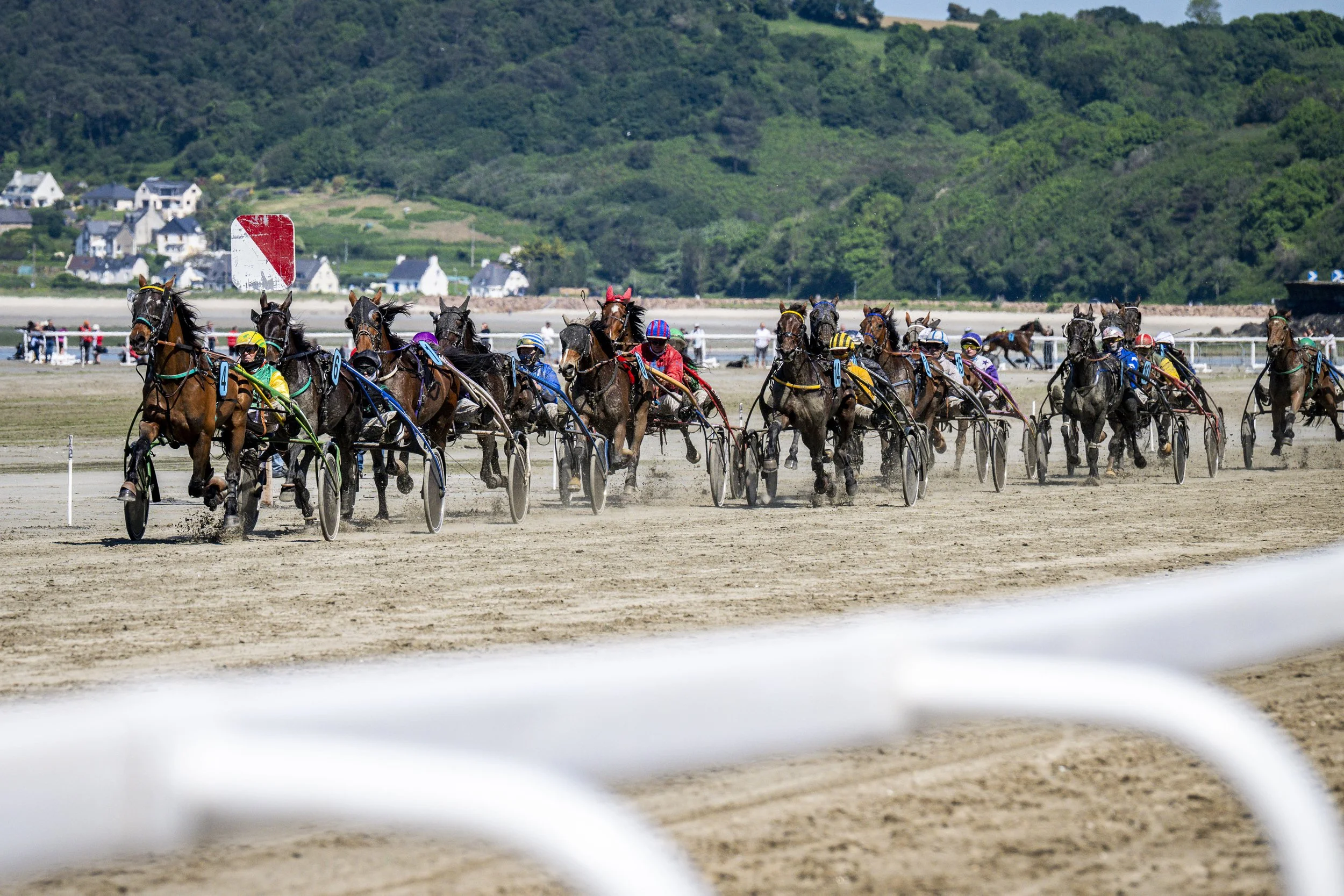 Courses hippiques Saint-Efflam. Hippodrome marin Plestin-les-Grèves. Côtes d'Armor.