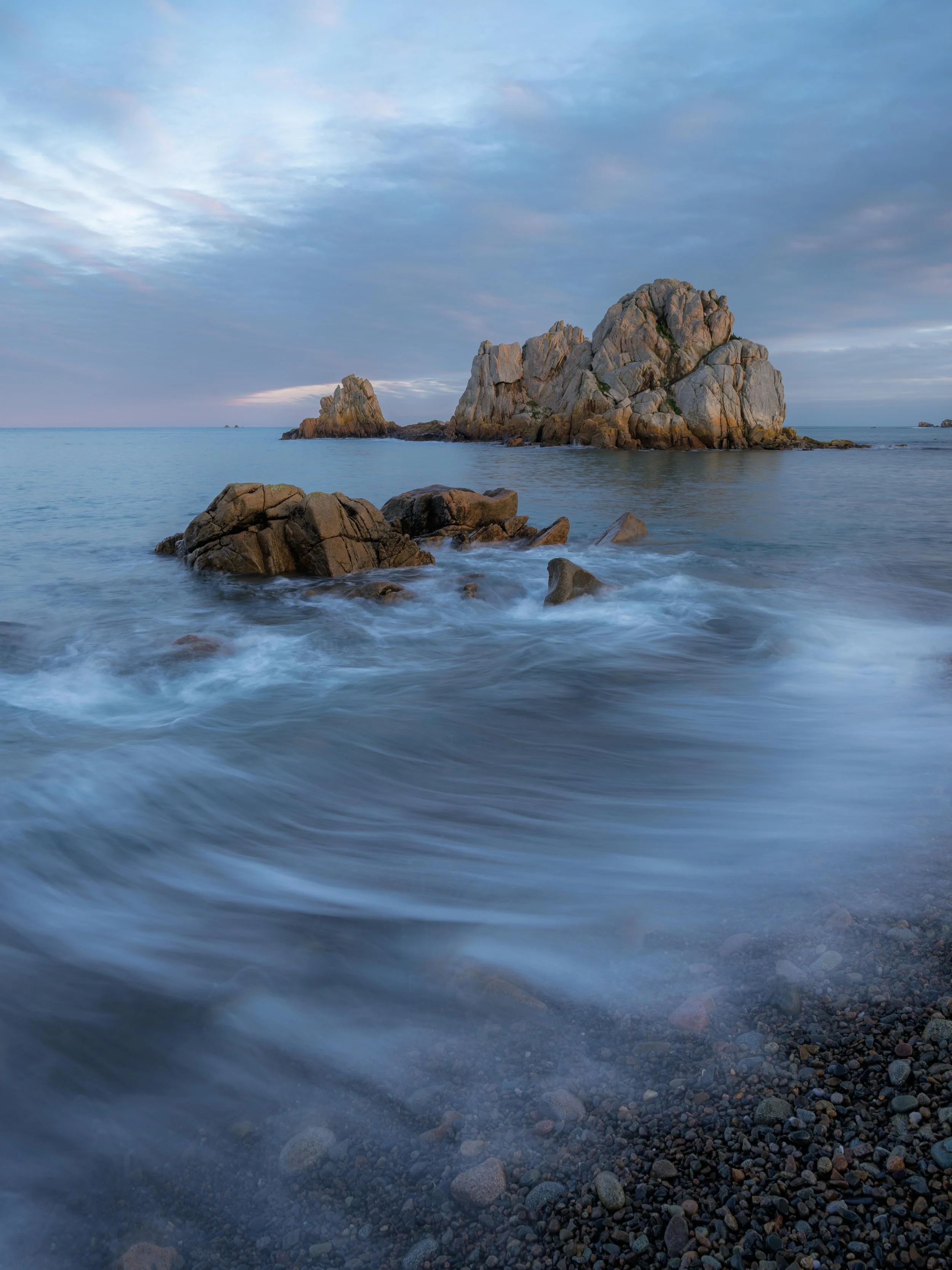 Paysage de lever du jour à Pors Scaff, à Plougrescant, dans les Côtes d'Armor