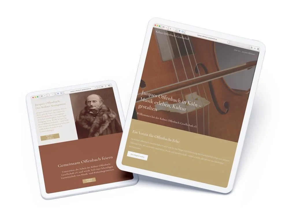 Zwei Tablets zeigen das responsive Layout der Website koelner-offenbach-gesellschaft.de. Ein großes emotionales Hero-Bild mit einem Cello-Ausschnitt und klar strukturierte Mitglieds- und Informationsbereiche in warmen Erd- und Naturtönen.