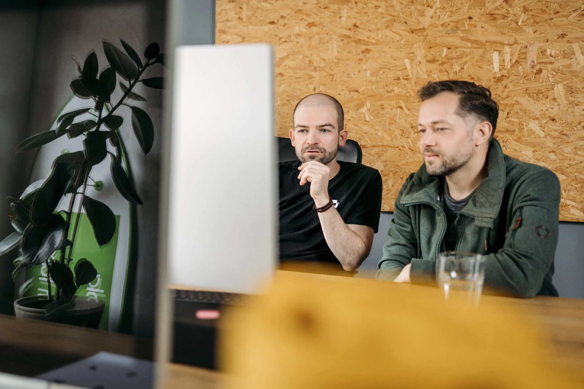 Webdesign-Beratung am Arbeitsplatz – pixelversteher entwickelt individuelle Markenauftritte