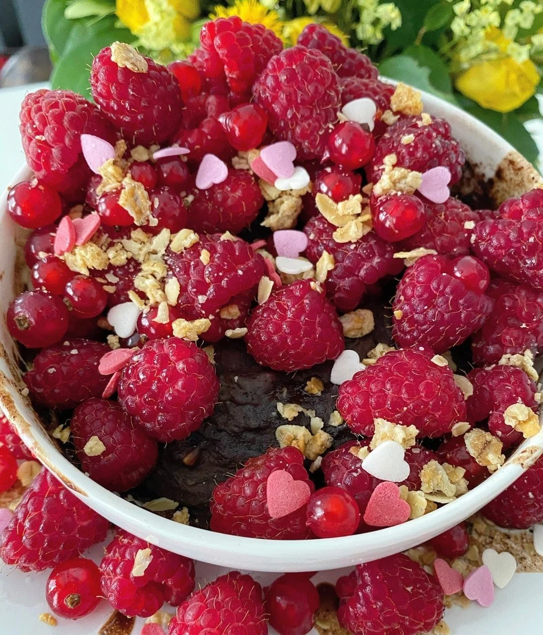 Throwback to this beautiful mug cake 🤤 ⠀⠀⠀⠀⠀⠀⠀⠀⠀
⠀⠀⠀⠀⠀⠀⠀⠀⠀
📖 Foul need: ⠀⠀⠀⠀⠀⠀⠀⠀⠀
- 25g flour ⠀⠀⠀⠀⠀⠀⠀⠀⠀
- 1 Tbsp Cacao powder (unsweetened) ⠀⠀⠀⠀⠀⠀⠀⠀⠀
- 1/4 Tsp baking soda ⠀⠀⠀⠀⠀⠀⠀⠀⠀
- 1,2 Tbsp Sugar ⠀⠀⠀⠀⠀⠀⠀⠀⠀
- 1 pinch of salt ⠀⠀⠀⠀⠀⠀⠀⠀⠀
- 1 pinch o