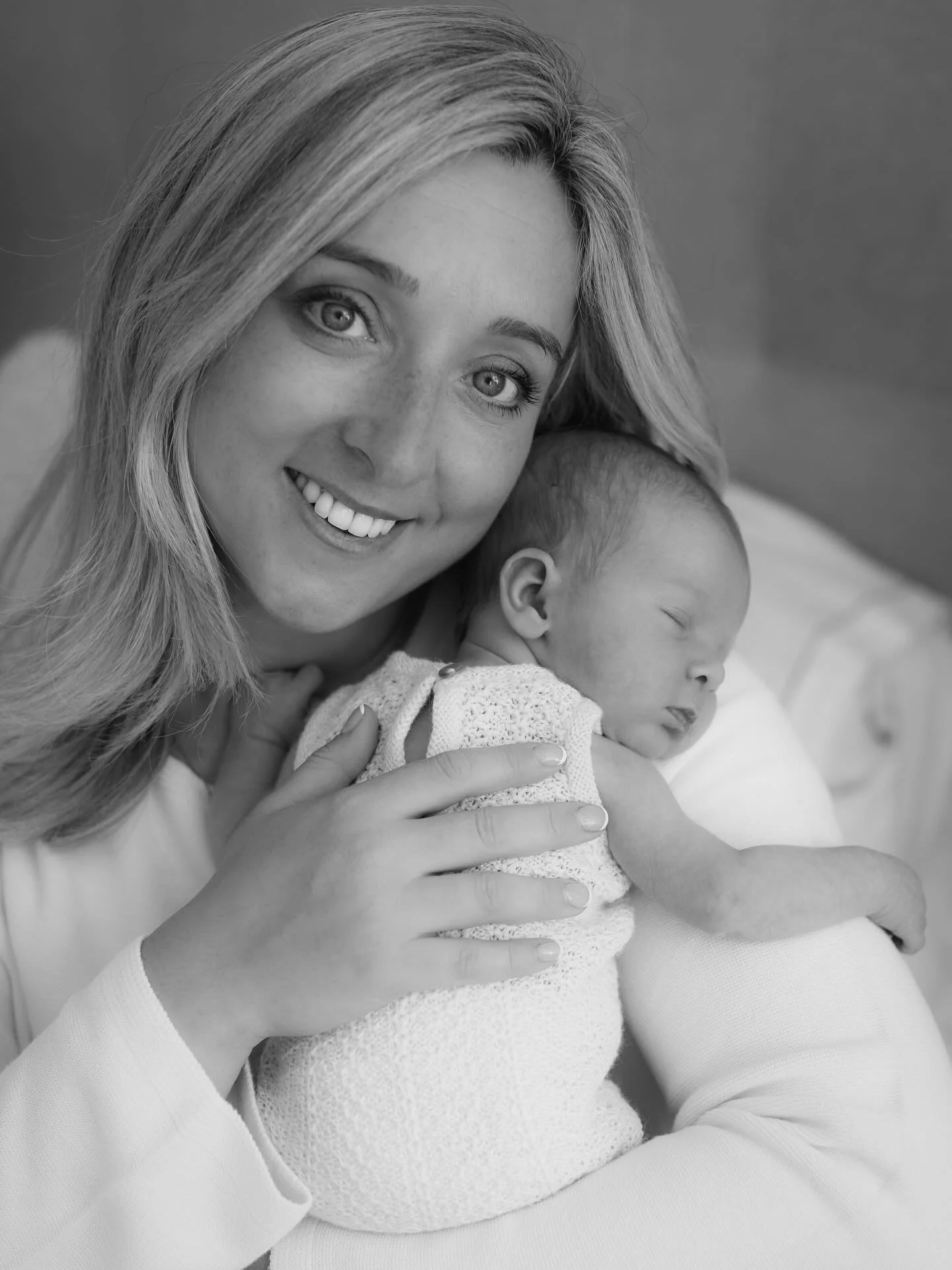 I had a lovely Sunday morning with this gorgeous family to capture their newest little arrival, baby Lottie 🩷 
I first met them when Henry was just a baby, so extra special to be invited back to document this next chapter at their home. 

Those earl