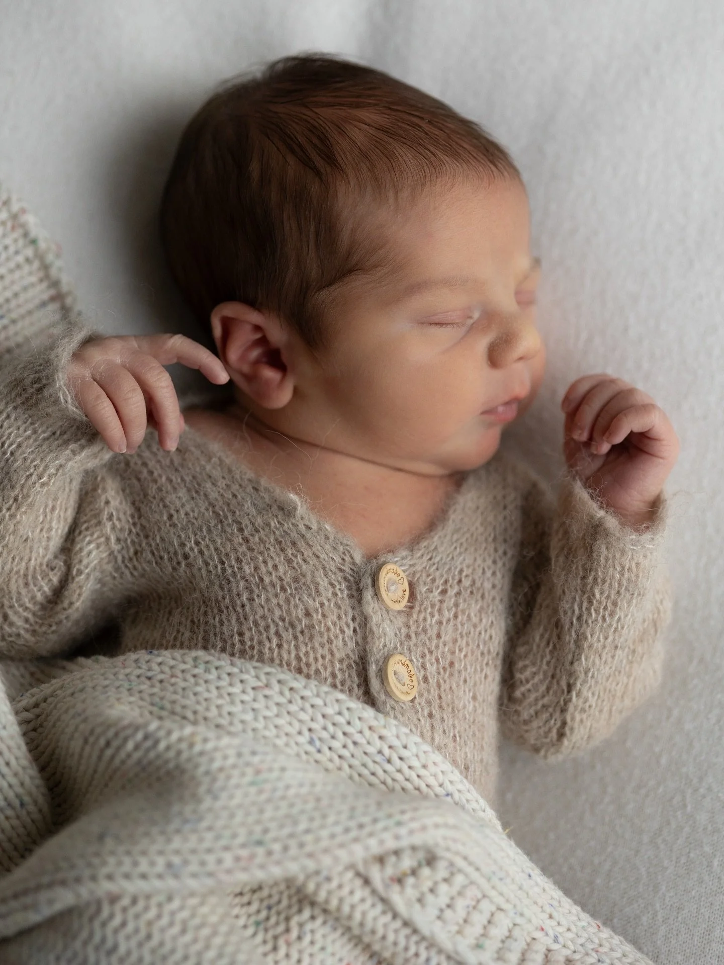 Baby Rome 🩵 
Only days new and already stealing hearts.
He slept through his whole in home session, making every moment soft, quiet, and full of magic 🕊️ ✨