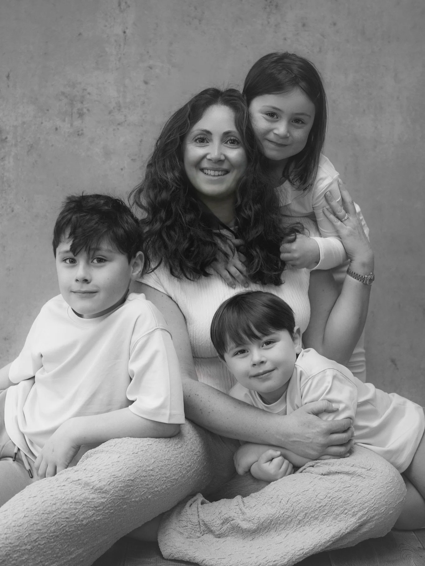 MUMS ✨ 
Happy Mother&rsquo;s Day to all the wonderful mums who have stepped in front of my camera recently. It is always such a privilege to capture the quiet moments, the laughter, the cuddles, and the beautiful connection between mothers and their 