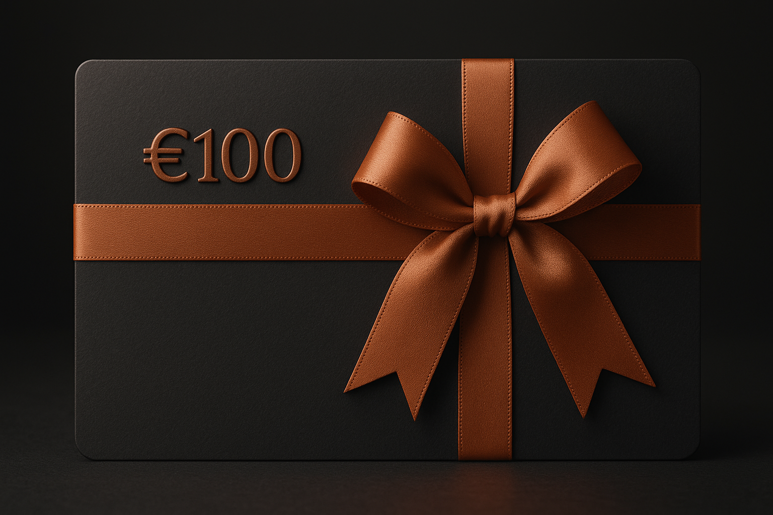 Zwarte cadeaubon met bronskleurig lint en het bedrag €100, gebruikt als cosmetische cadeaubon van CliniQ InjectiQ in Heerlen