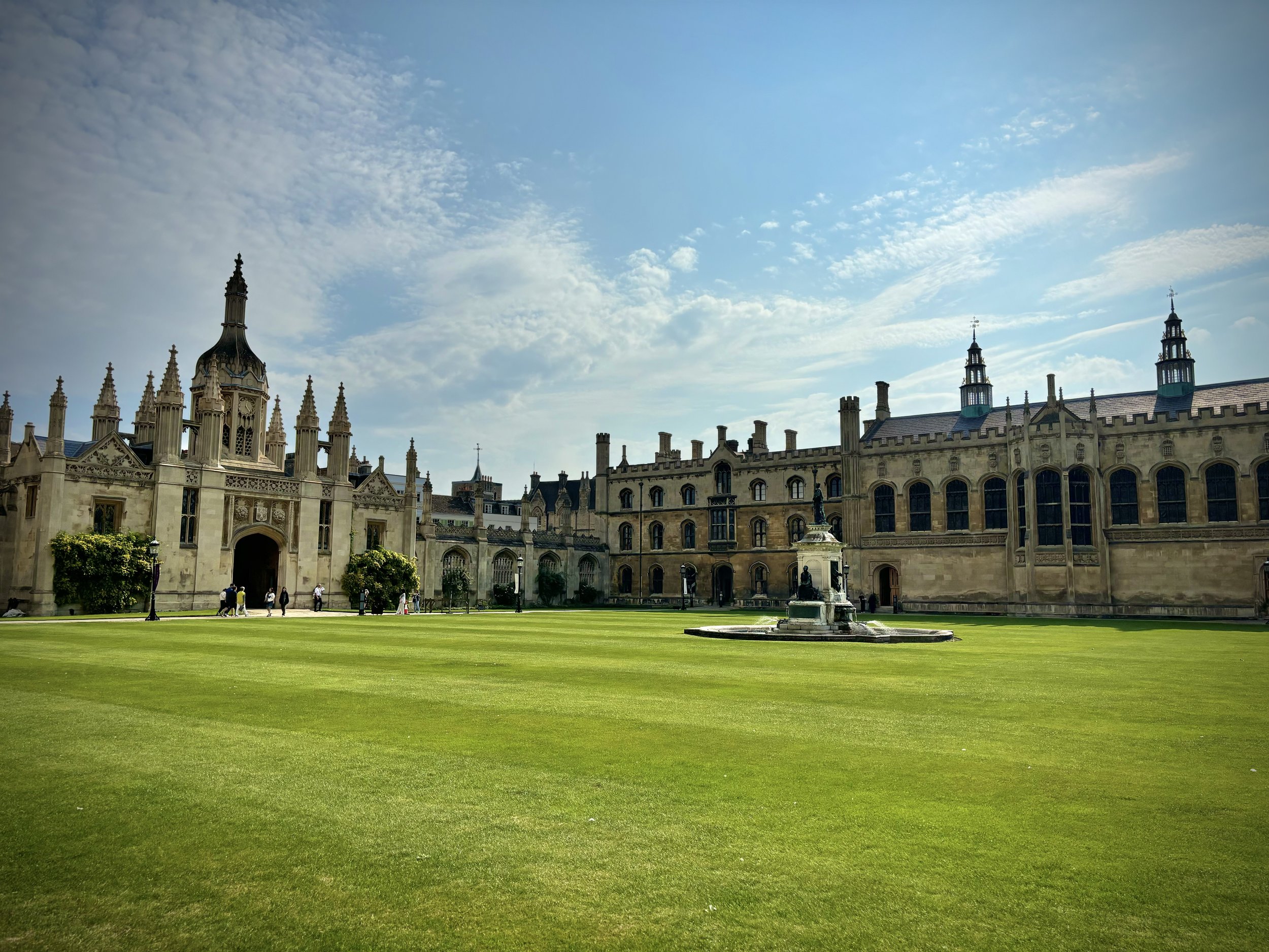 How to Choose a Cambridge College