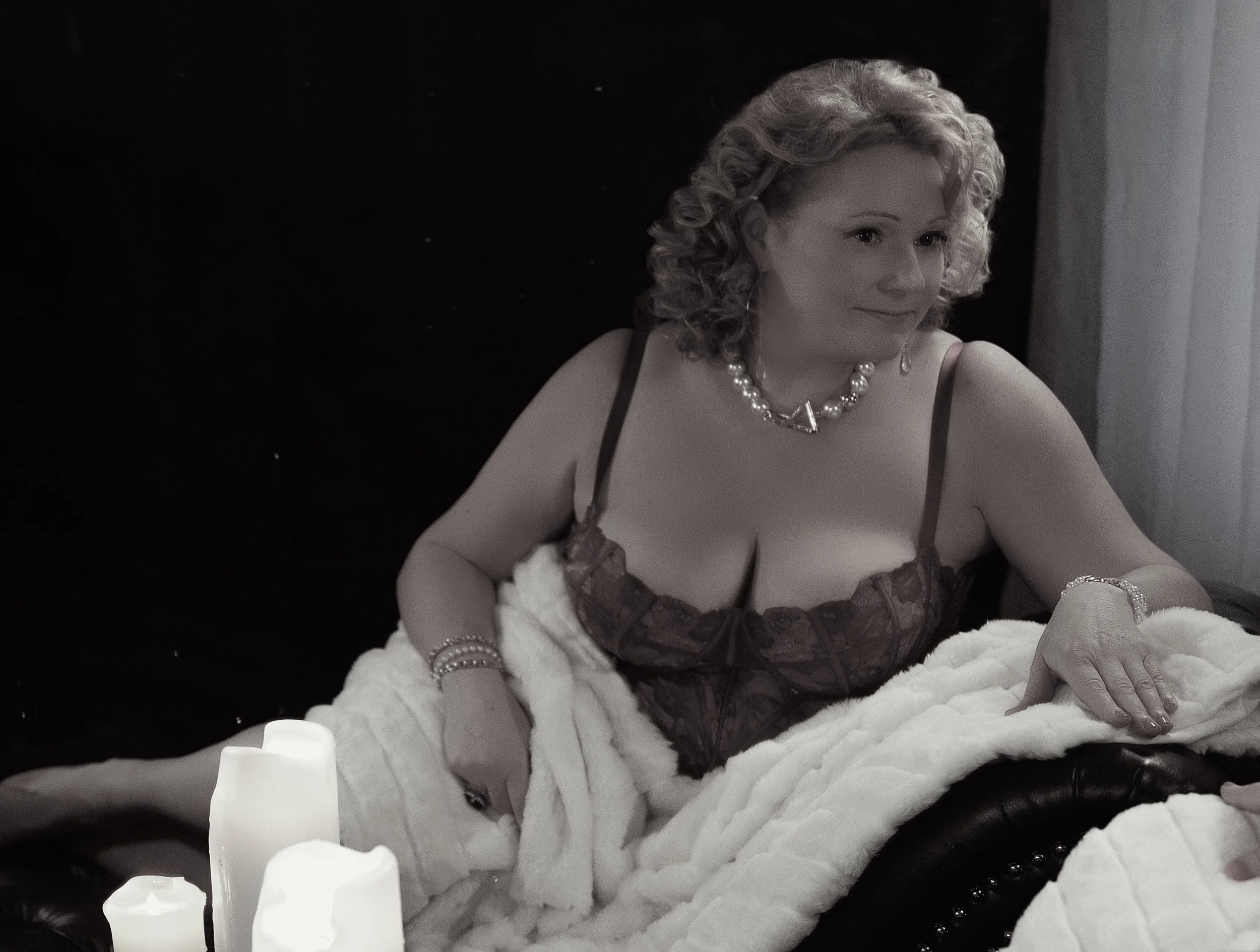 Maayan Noir offering private tantra for men, masculine energy work and sexual vitality coaching in a discreet setting.