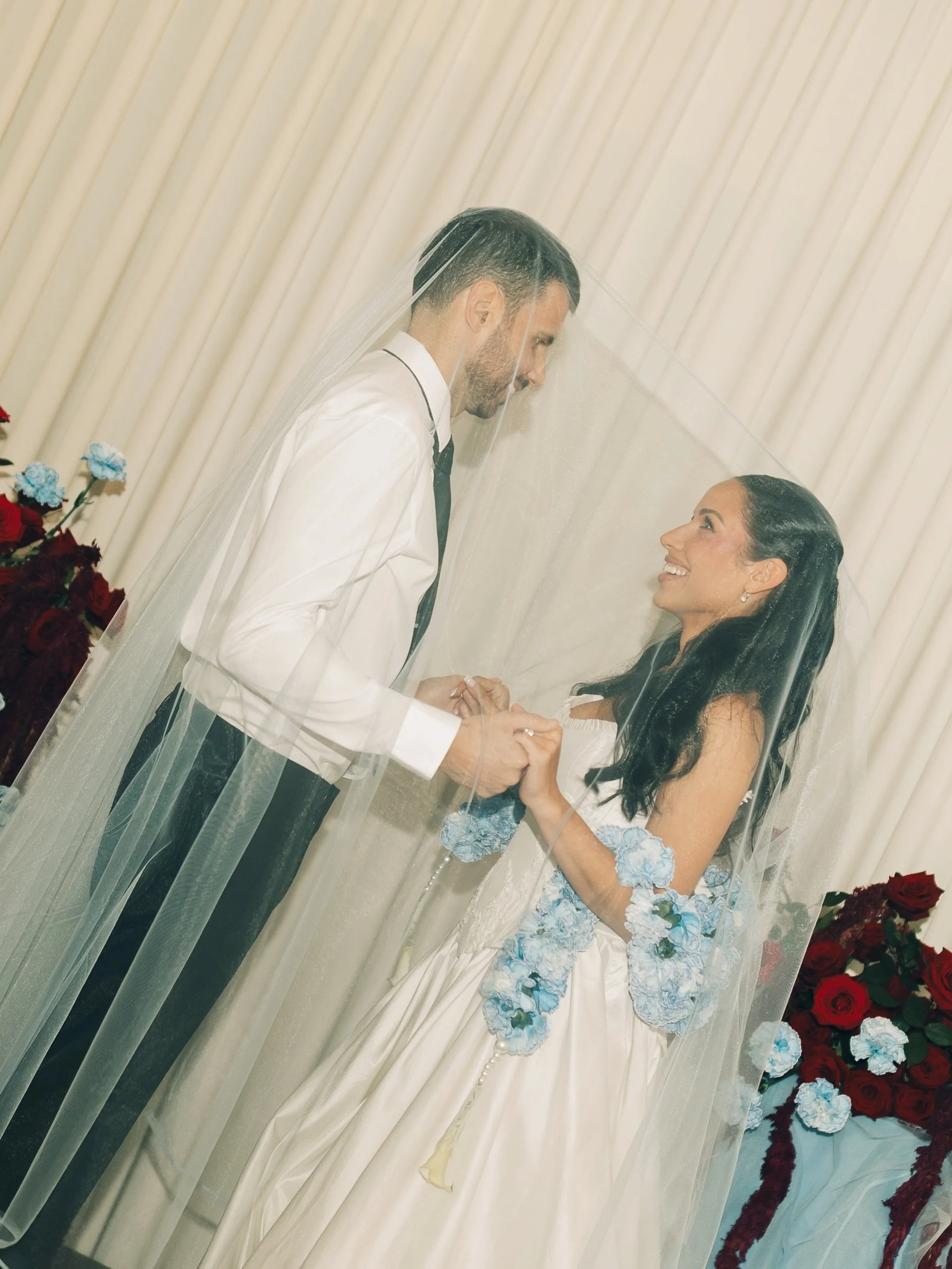 A + D 🌹 

Couples keep telling us they almost booked the courthouse&hellip; that&rsquo;s why we created the wedding chapel we wish existed. Thinking about keeping it small but still beautiful? Come see us. 

Explore our packages or book a tour 💌 li