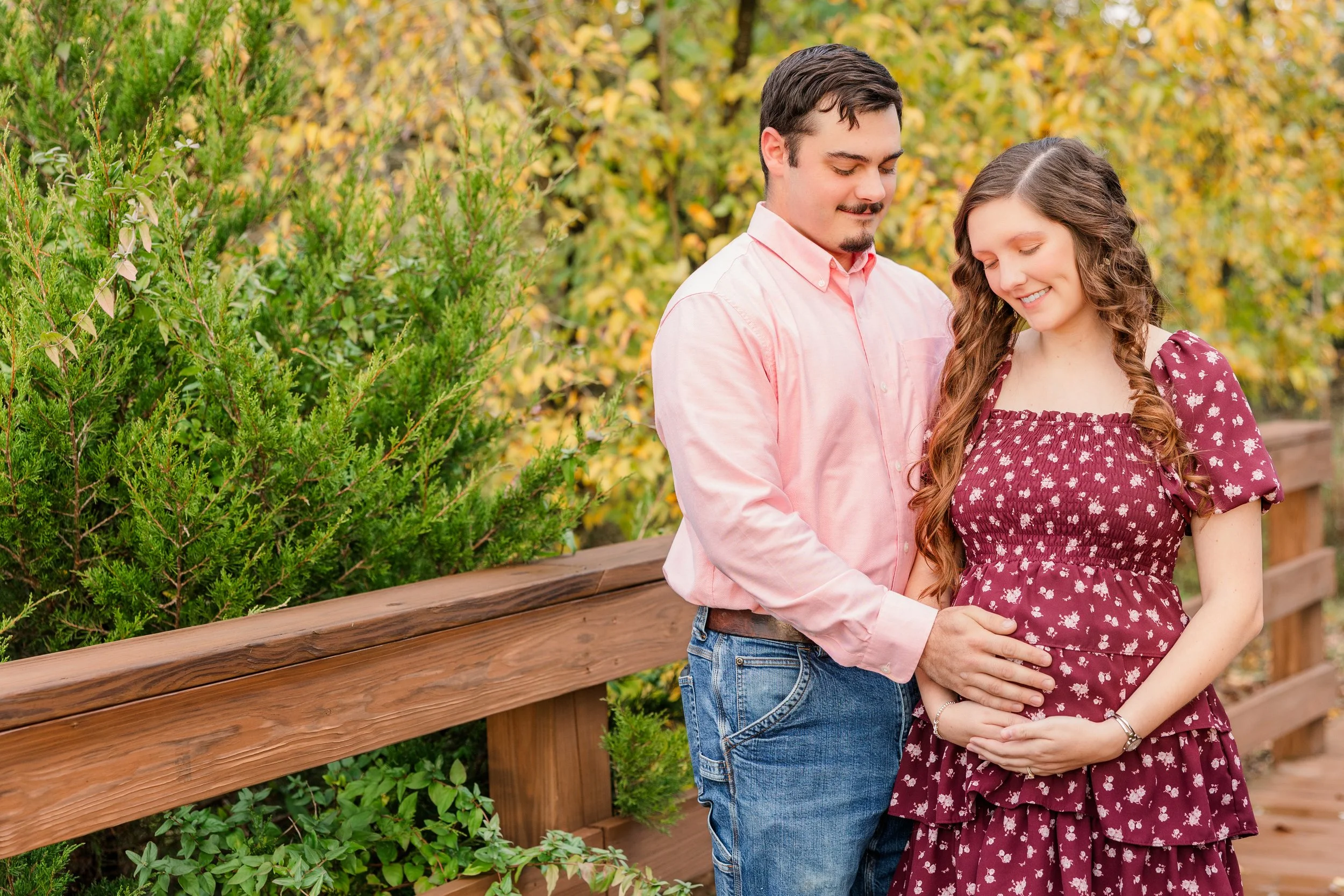 A Return to the Farm at Spring Valley | Heather &amp; Davis’ Maternity Session