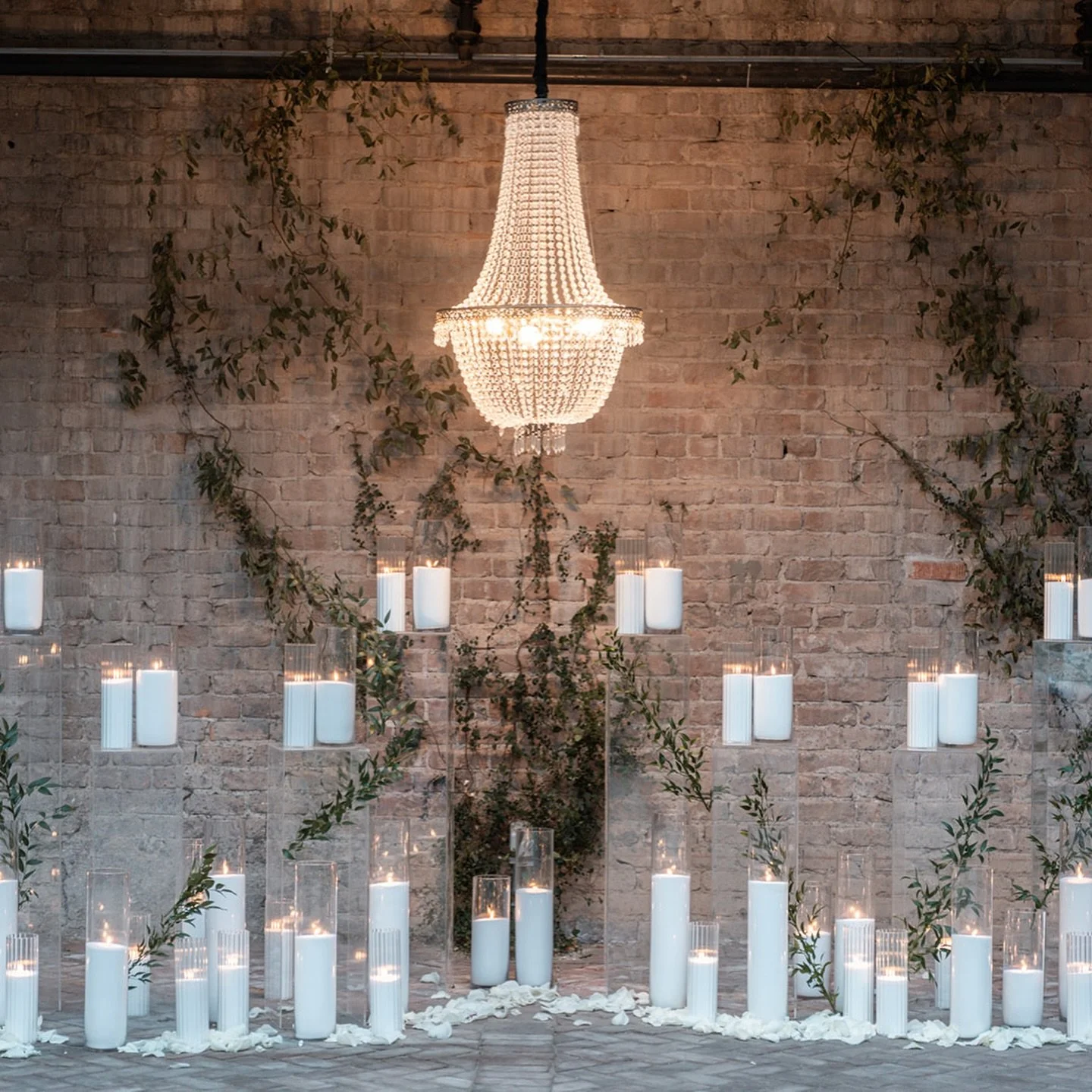 Simple. Chic. Timeless.