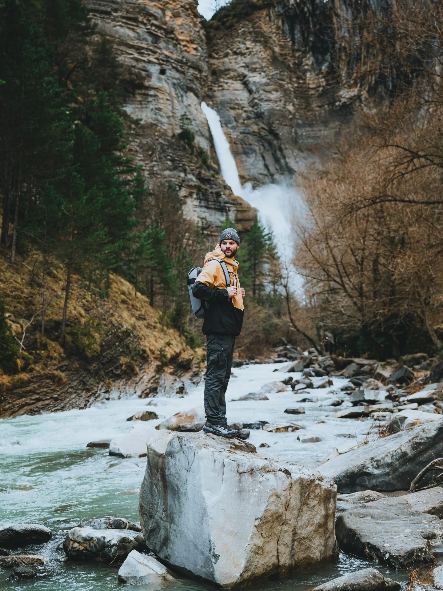 Persiguiendo senderos, encontrando la paz 🌿

Vagando por los bosques de ensue&ntilde;o y los hermosos senderos de Pirineos, la naturaleza, desconexi&oacute;n y cada rinc&oacute;n completamente cargada de paz.

#nature #pirineos #adventure #photograp