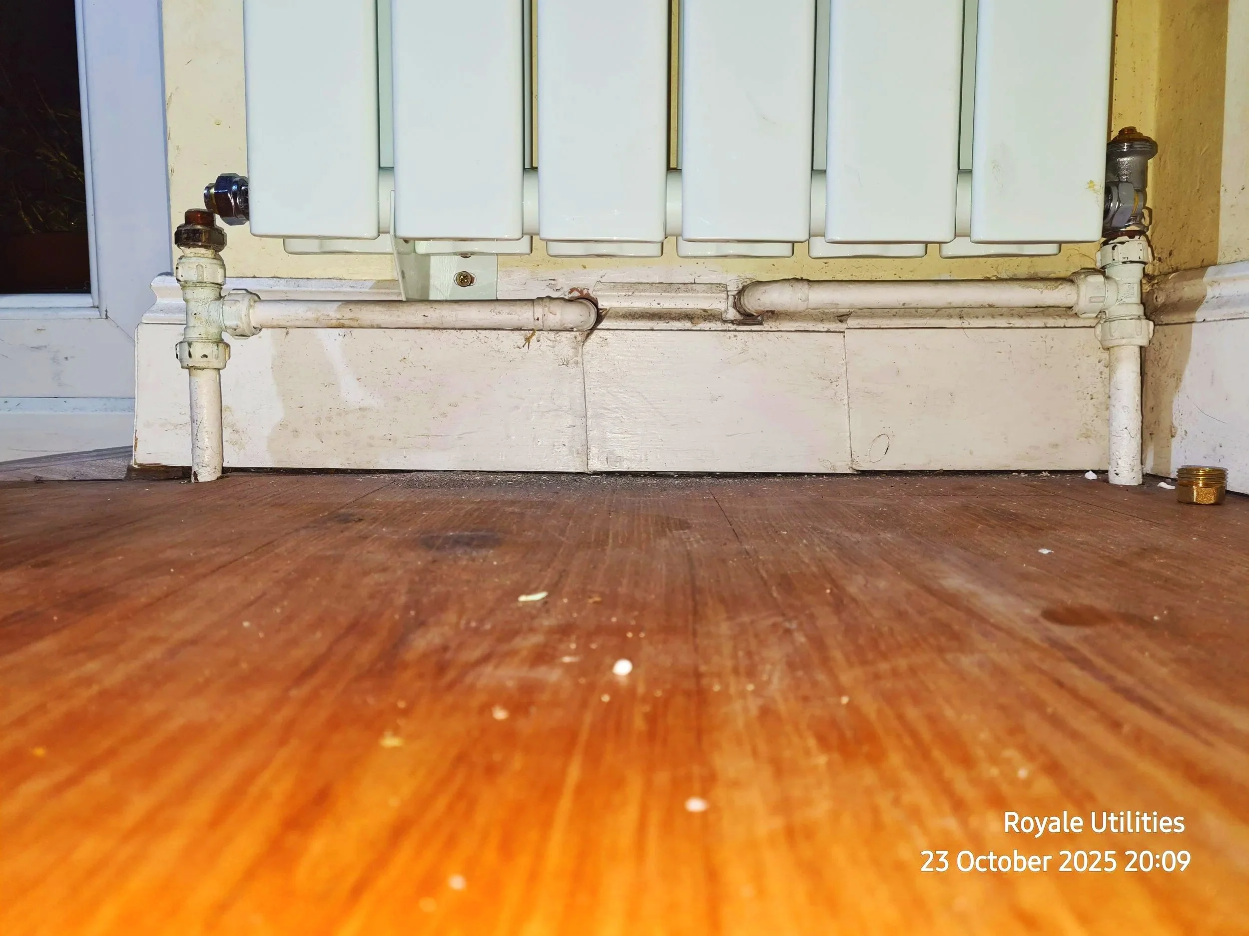 Radiator replacement by Royale Utilities Gas Engineer & Plumbing Repairs