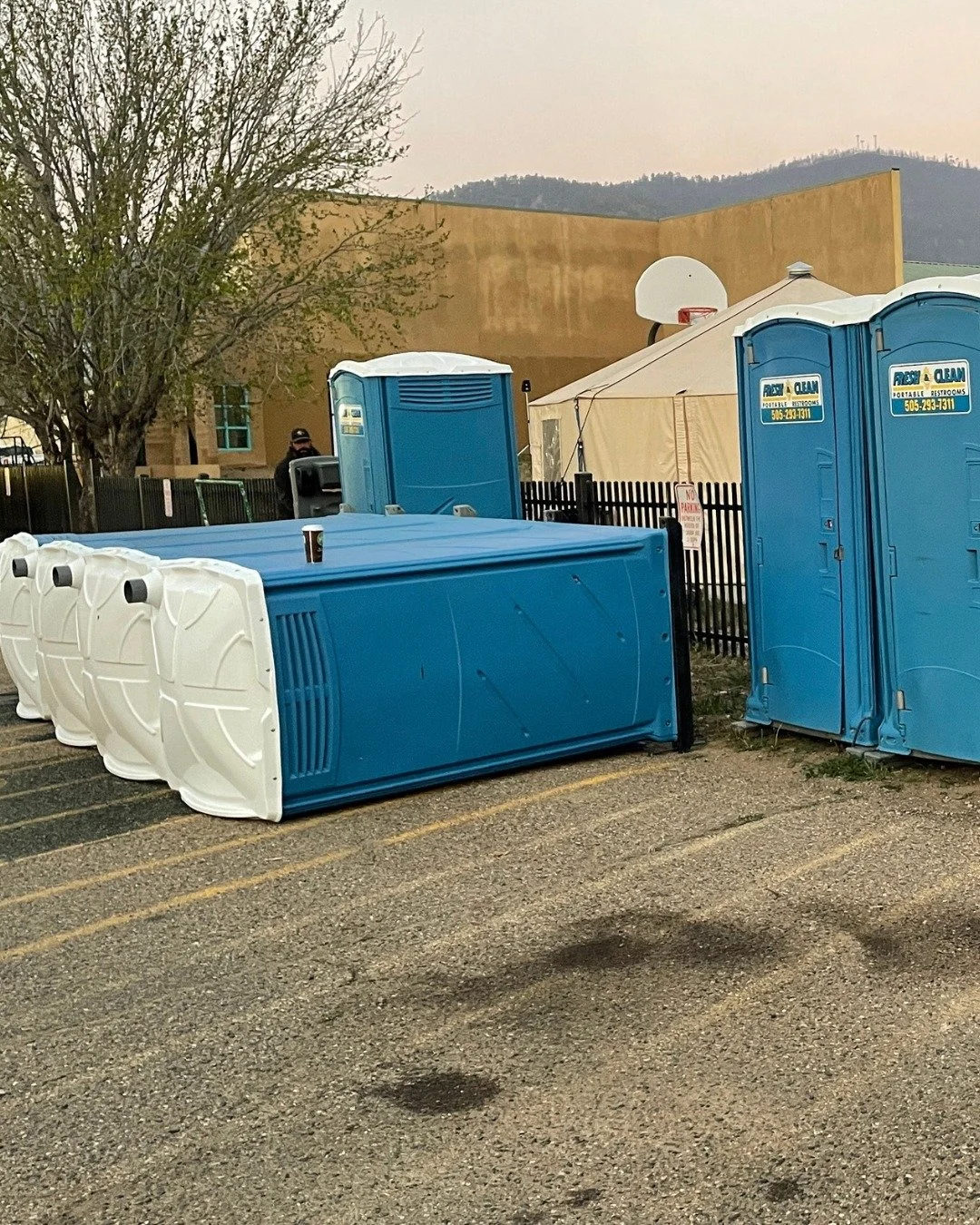 On Todays Episode of things Wildland Firefighters have to deal with. 

📷: National Interagency Fire Center Contributors 
#grassroots #nothingaboutuswithoutus #dyingbreed #fire #firefighters #firefighting #wildfire #wildlandfire #wildlandfirefighters