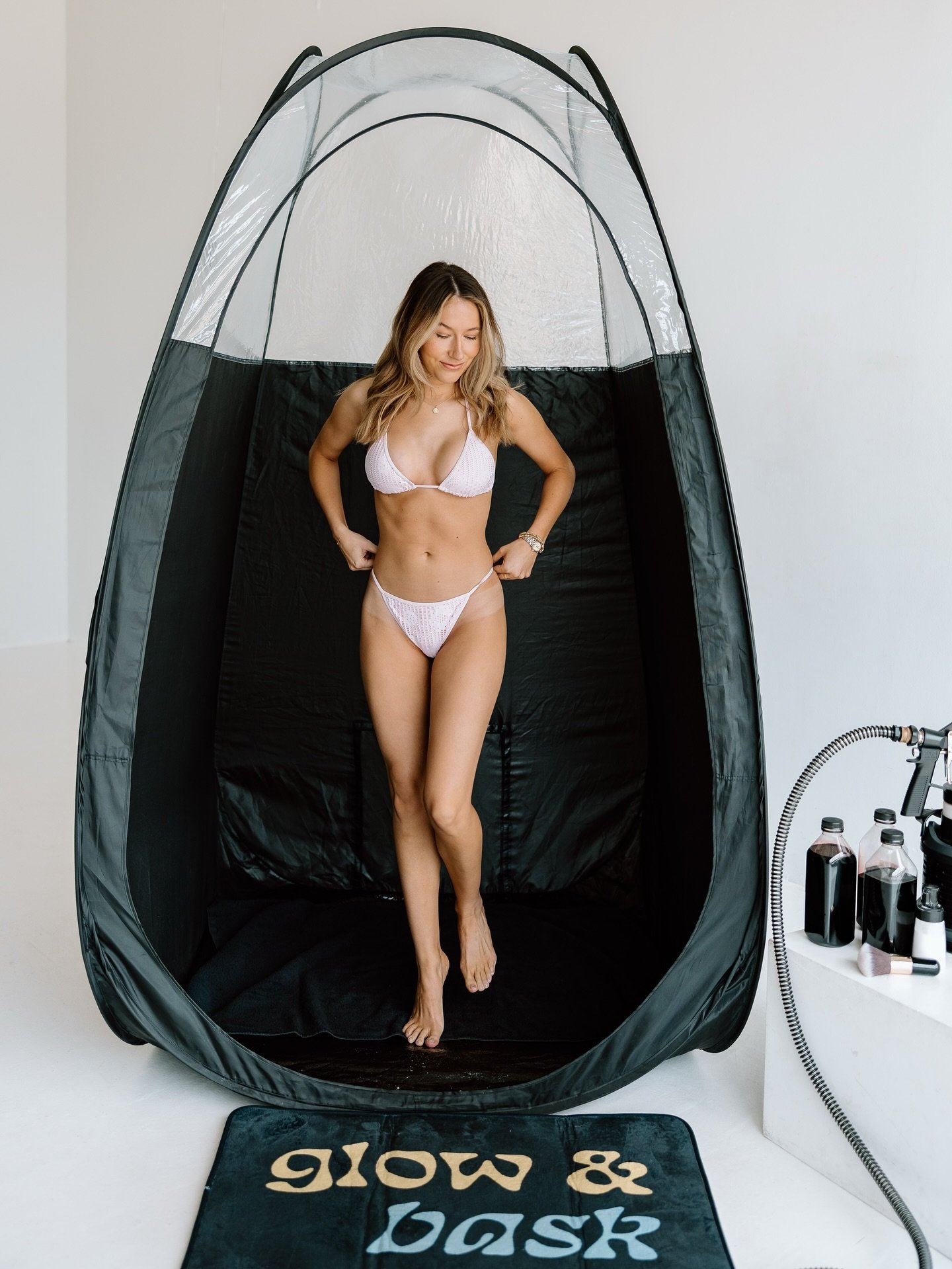 Add a spray tan to your wish list this week 😉🩷