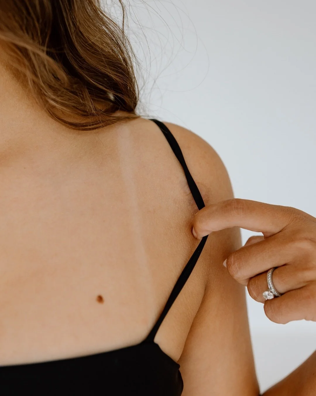 Warmer weather is here&hellip; it&rsquo;s glow season. ✨

A custom spray tan is the finishing touch that pulls everything together, giving you that even, natural, sun-kissed look that feels as good as it looks.

This is one of the busiest times of ye
