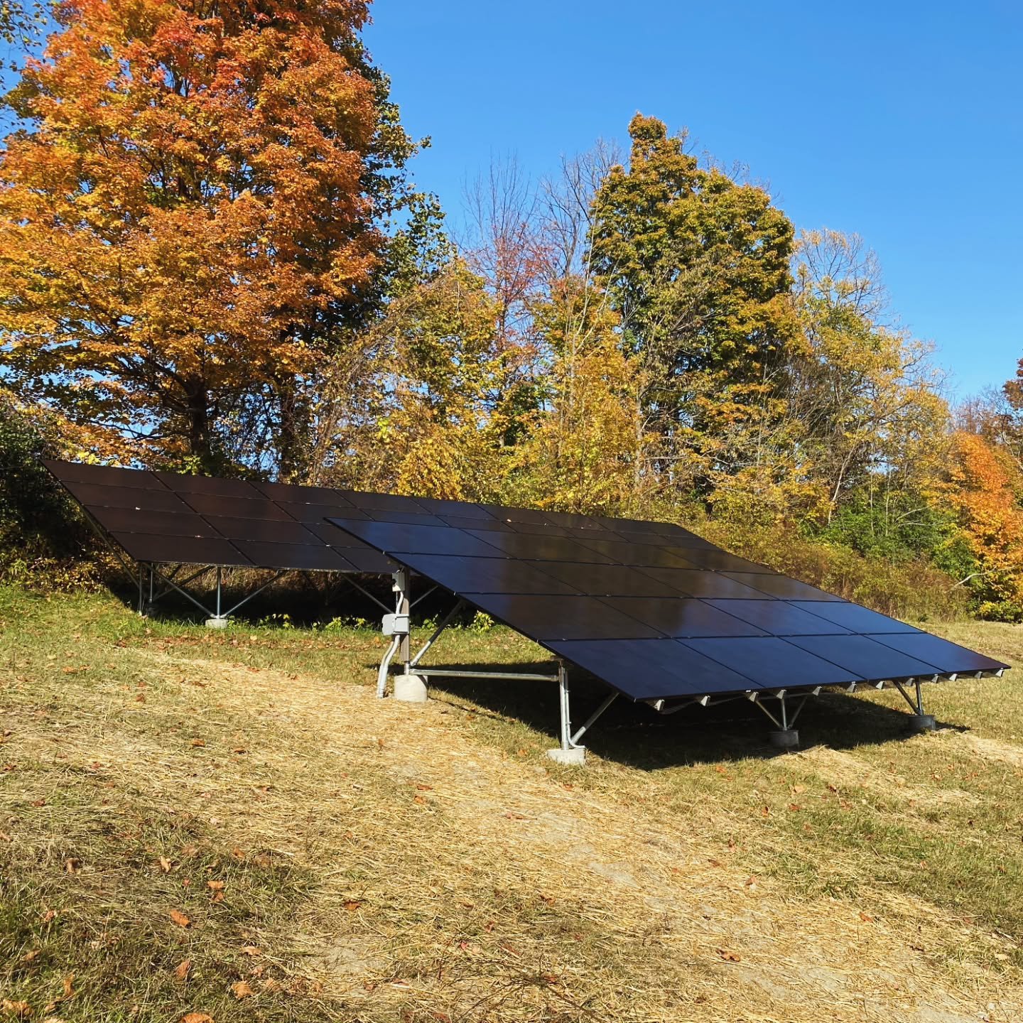 Ground mounted solar arrays are a great way to expand an existing system, or allow for solar panels when your roof doesn't allow efficient production. This is the newest addition to a 4-time-customer's home!
.
.
.
#groundmount #solar #solarpanels #so