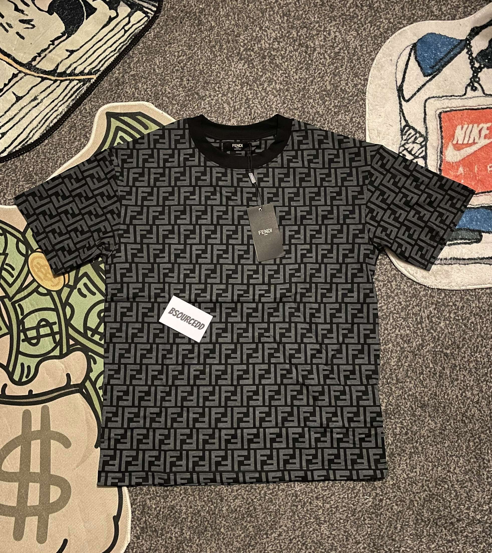 Fendi Tee โblackโ