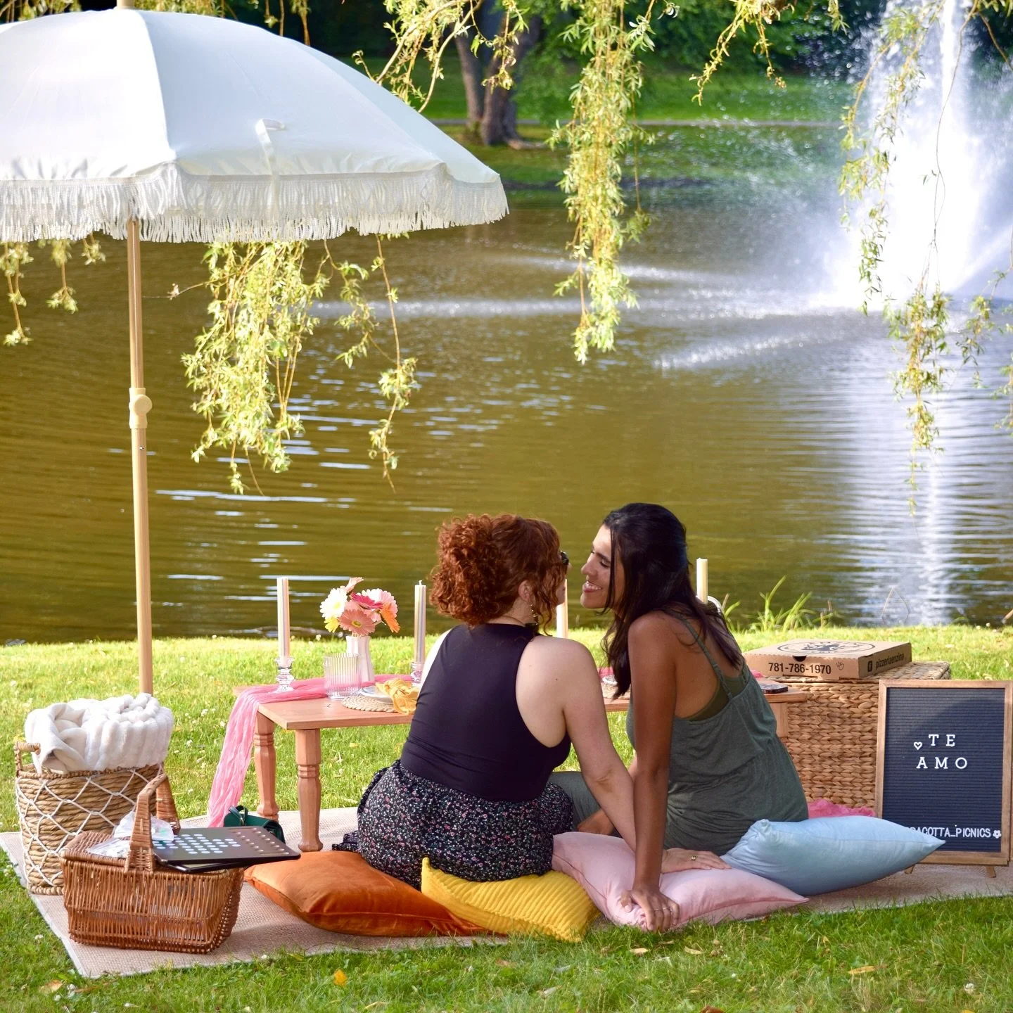 Sharing this very special picnic made for this very special couple! 
We love helping create this moments for people to share their love 💕