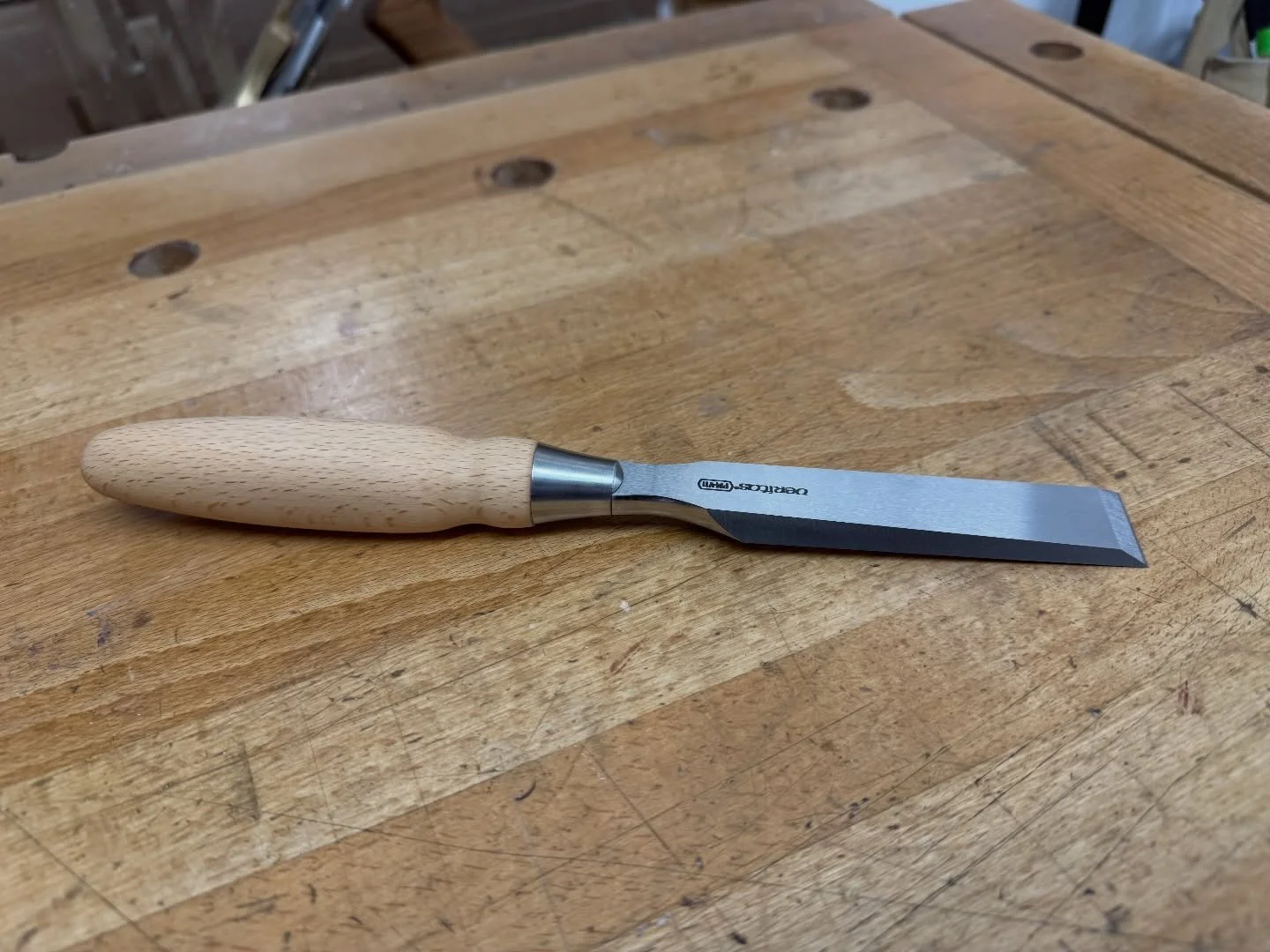 On this week&rsquo;s episode of Fix-It-Friday&hellip;

One of my chisel handles broke recently, and despite @veritas_tools sending me a full replacement with no questions asked, it would&rsquo;ve been a shame to get rid of the chisel&rsquo;s steel si