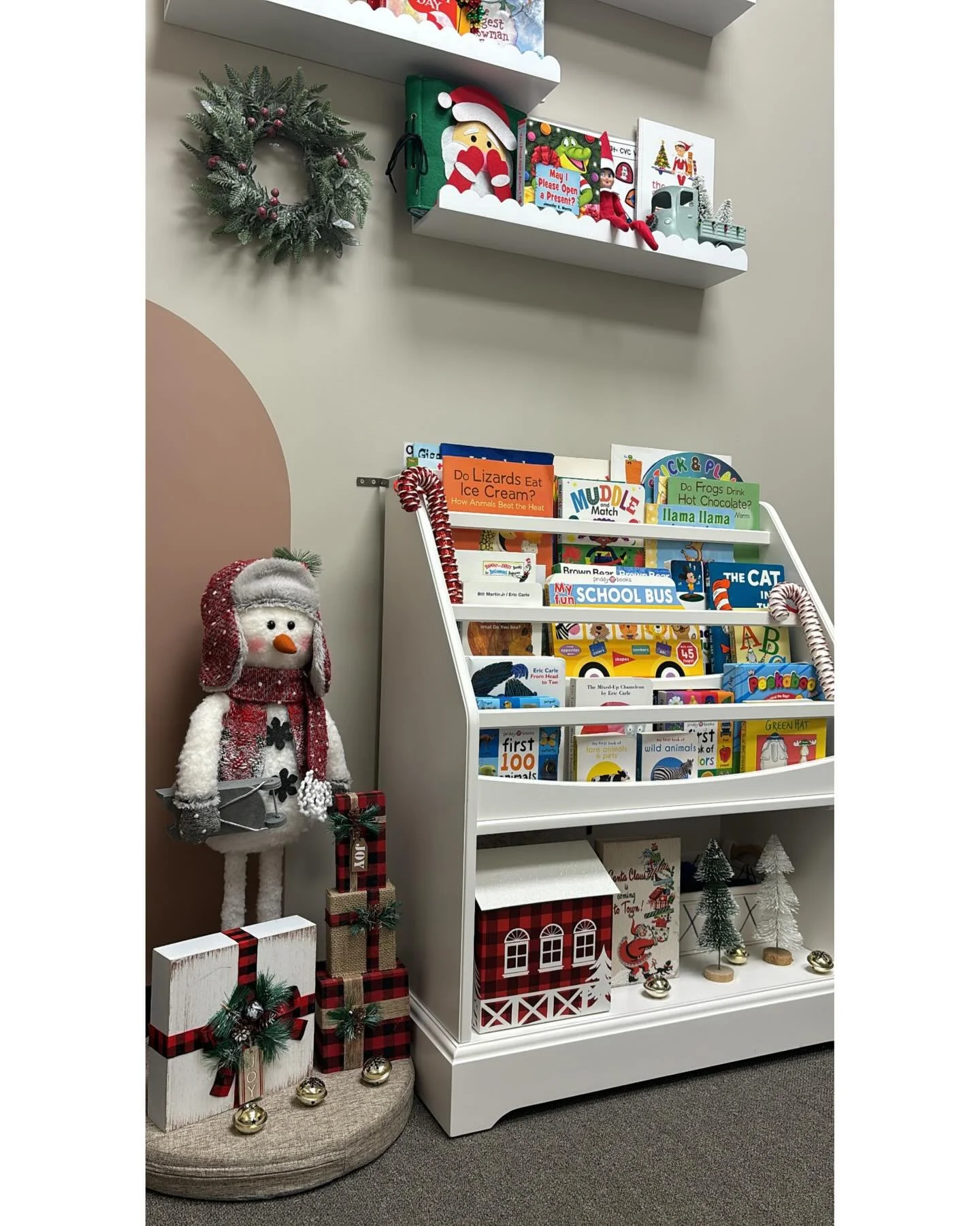 The office is all decked out for the holidays, and we&rsquo;re bringing the festive cheer right into our speech sessions! 🎁❄️

From themed articulation and language activities to holiday vocabulary and seasonal play, we love making this magical time