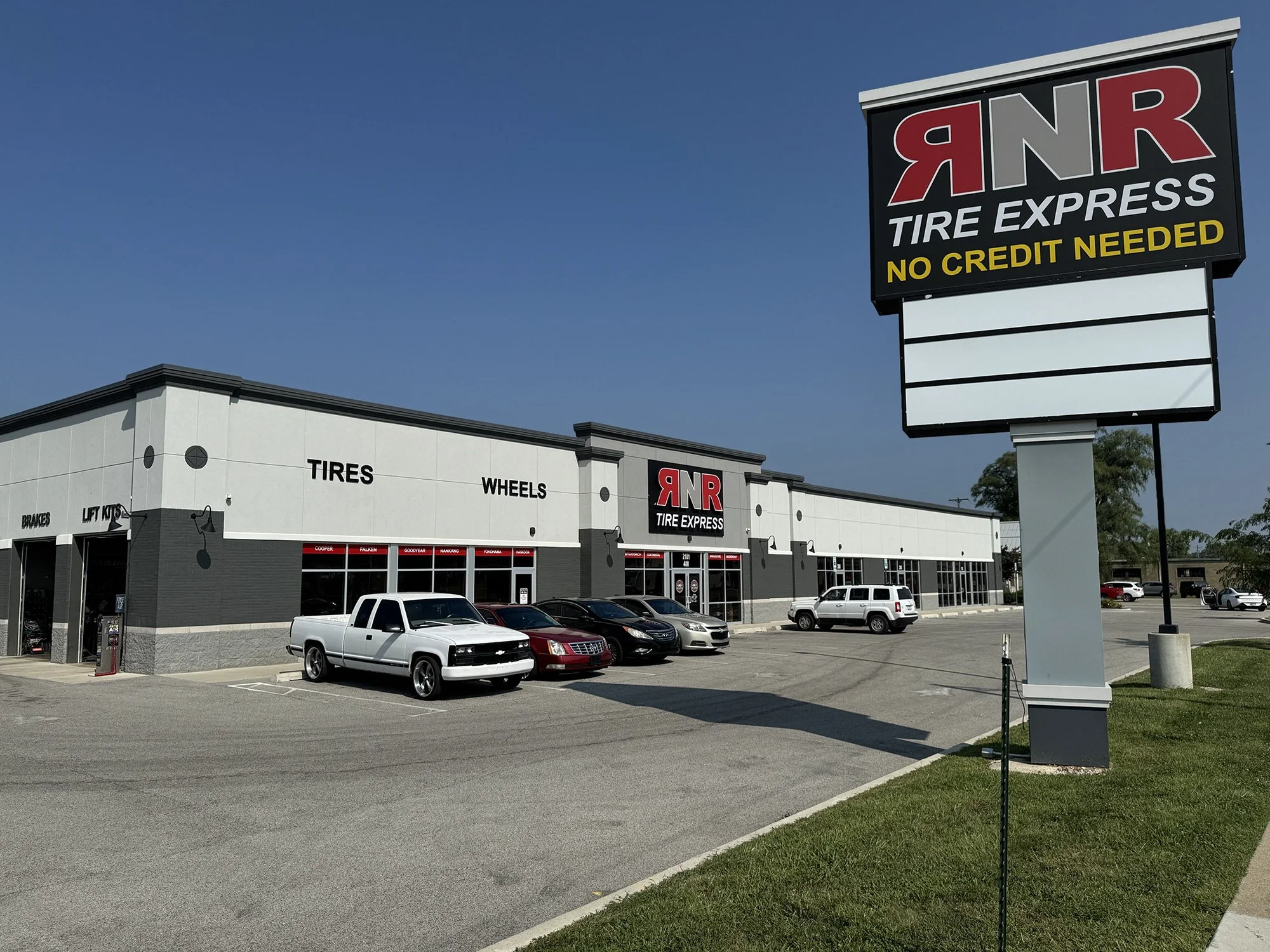 RNR Tire Terre Haute, IN