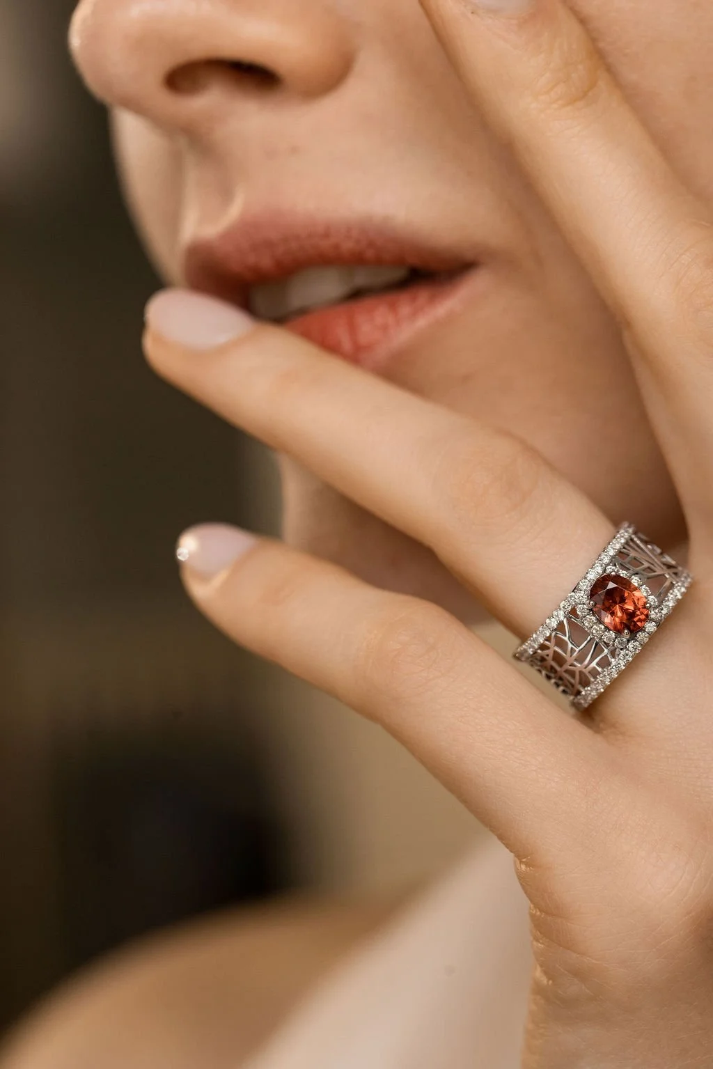 Bague Emmanuelle de la maison O Marès vue de côté