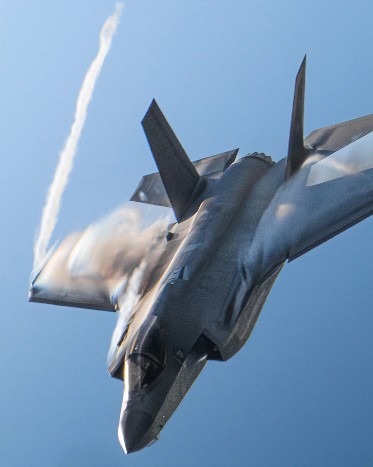 Canadian International Airshow 2025 ✈️
📸 Shot on Sony A7R5