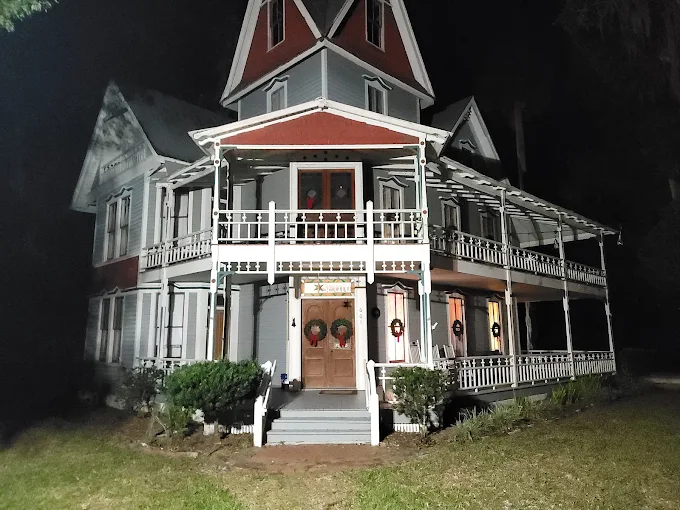 Exploring the Spring Hill Library and the Hernando Heritage Museum