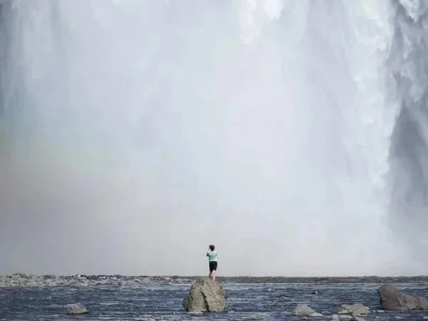 Scale Study - People in Nature