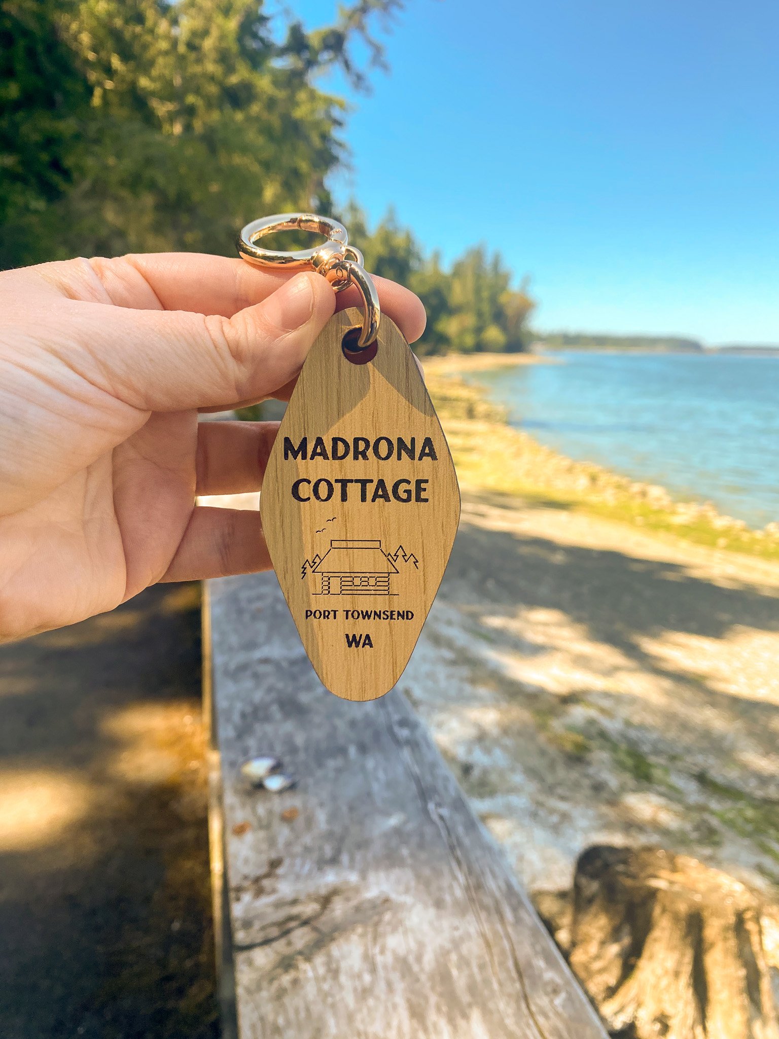 Custom Cottage / Cabin Motel Keychain